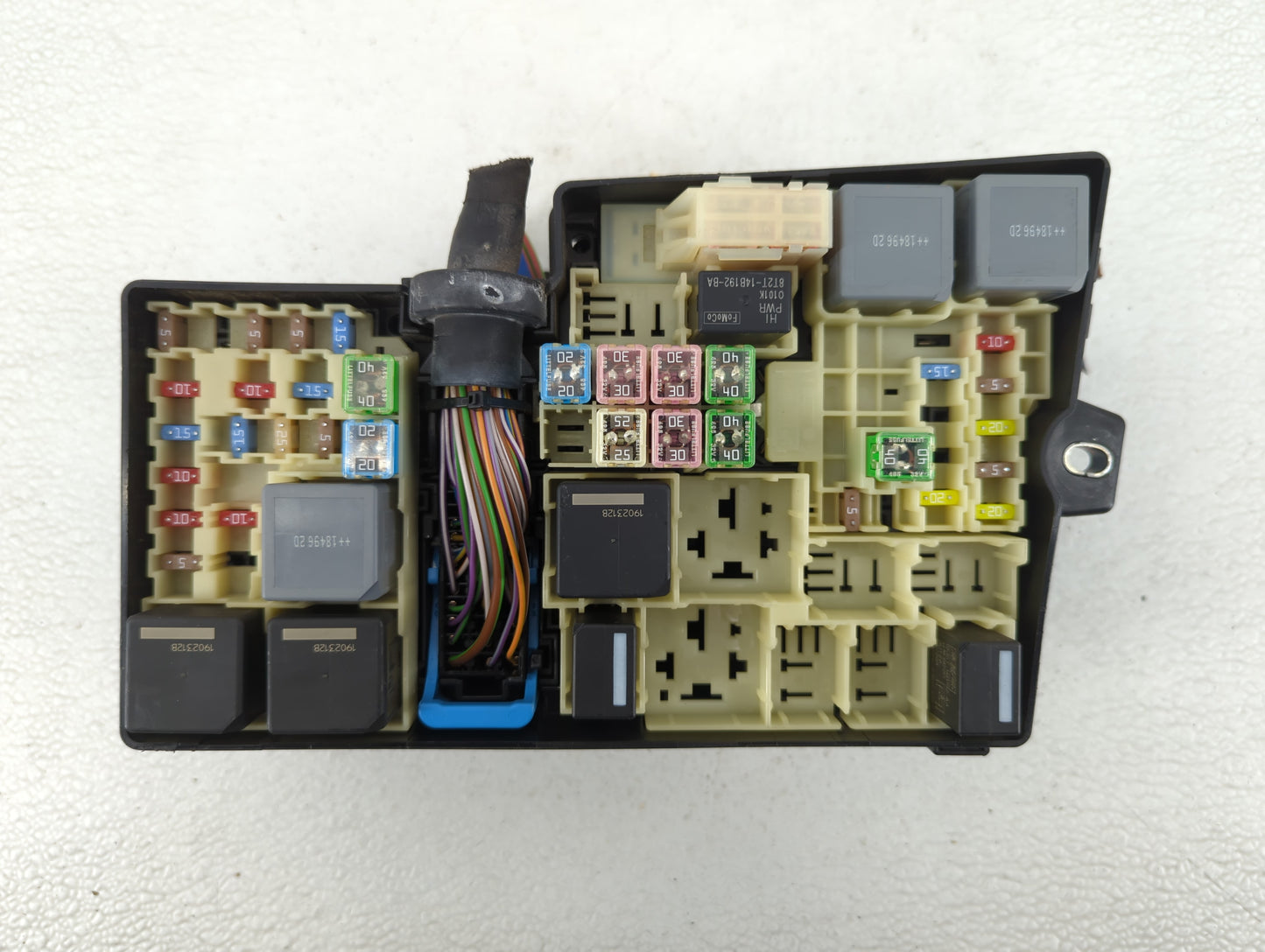 2019 Ford Escape Fusebox Fuse Box Panel Relay Module P/N:AV6T-14A142-AB Fits OEM Used Auto Parts - Oemusedautoparts1.com