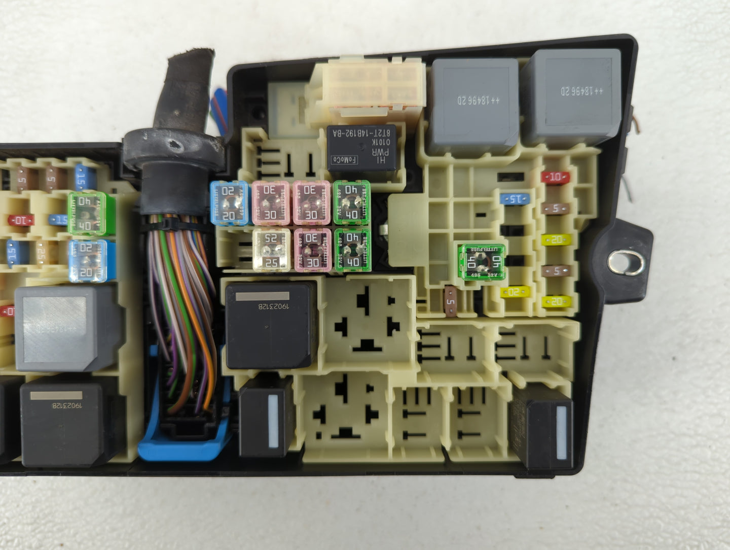 2019 Ford Escape Fusebox Fuse Box Panel Relay Module P/N:AV6T-14A142-AB Fits OEM Used Auto Parts - Oemusedautoparts1.com