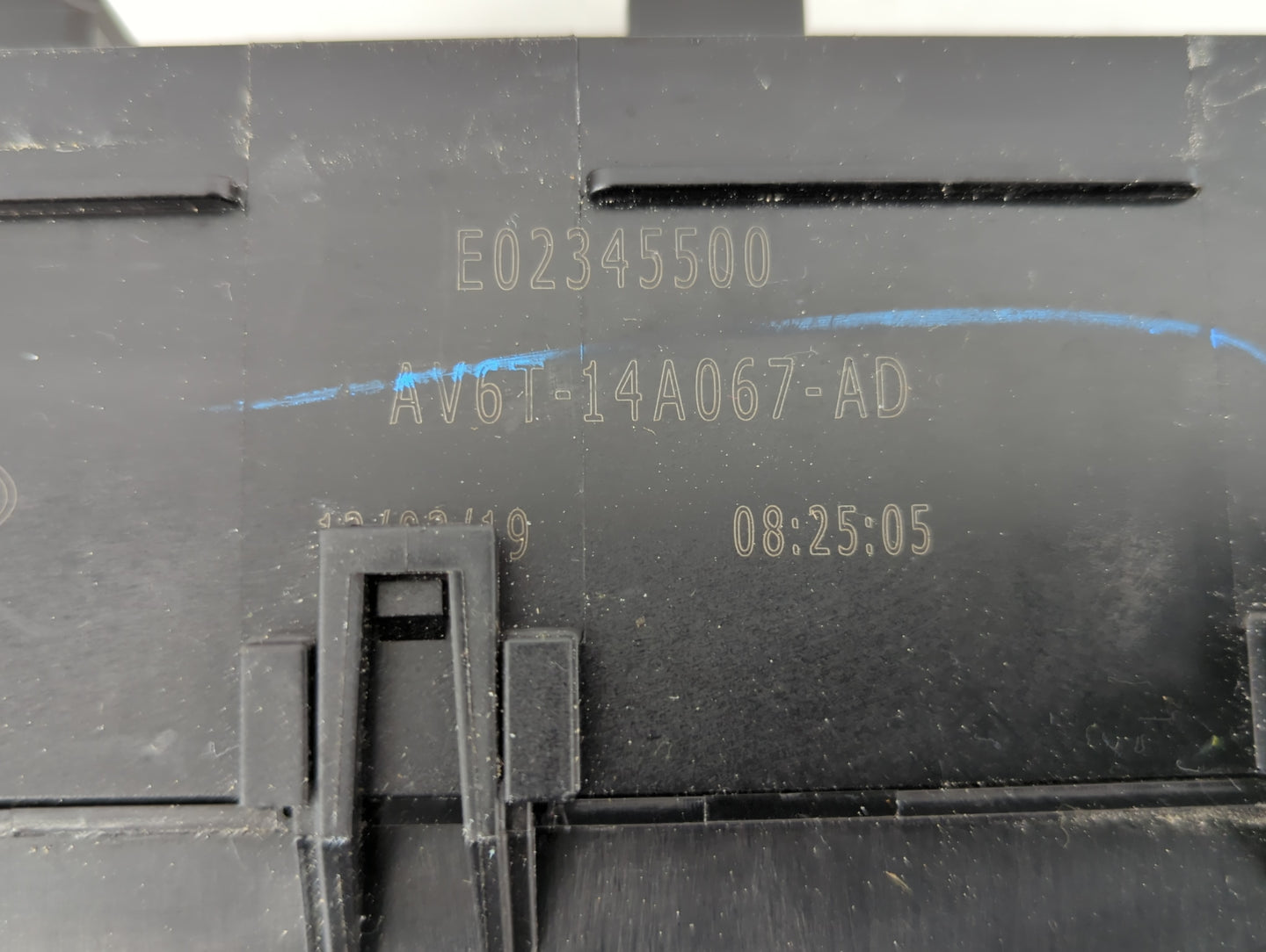 2019 Ford Escape Fusebox Fuse Box Panel Relay Module P/N:AV6T-14A142-AB Fits OEM Used Auto Parts - Oemusedautoparts1.com