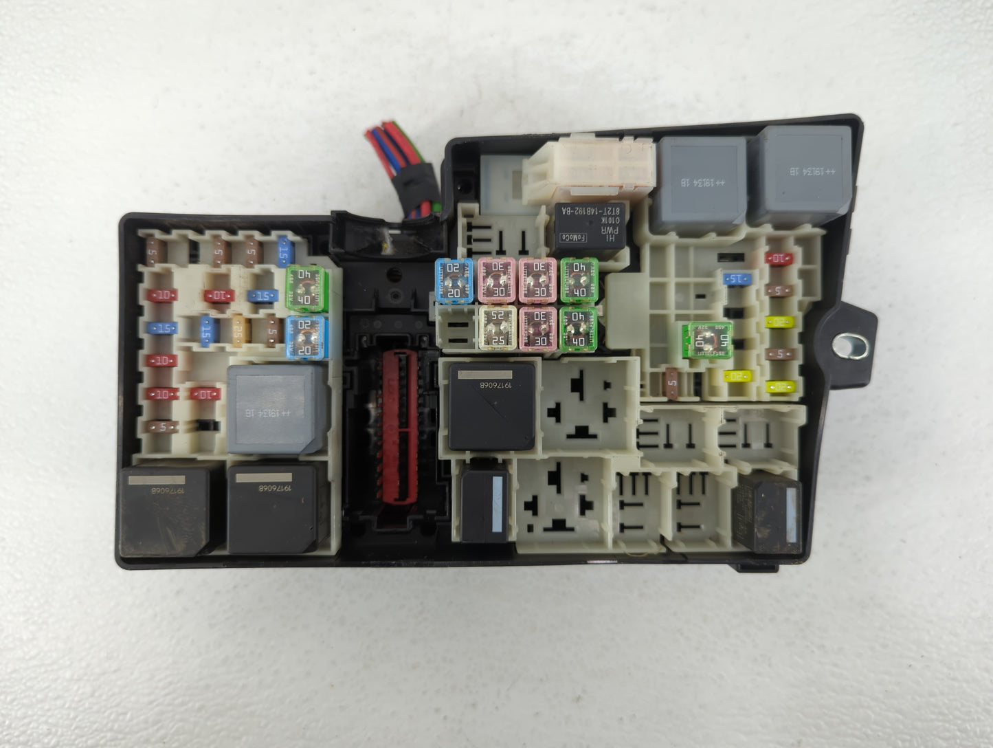 2019 Ford Escape Fusebox Fuse Box Panel Relay Module P/N:AV6T-14A142-AB Fits OEM Used Auto Parts - Oemusedautoparts1.com
