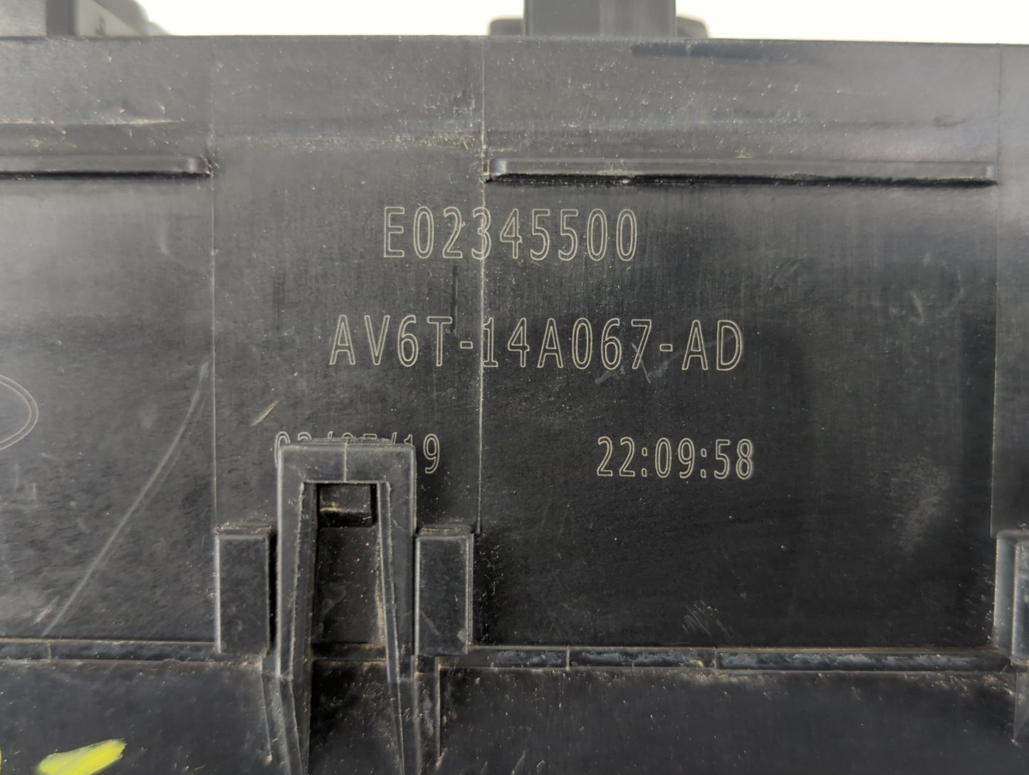 2019 Ford Escape Fusebox Fuse Box Panel Relay Module P/N:AV6T-14A067-AD Fits OEM Used Auto Parts - Oemusedautoparts1.com