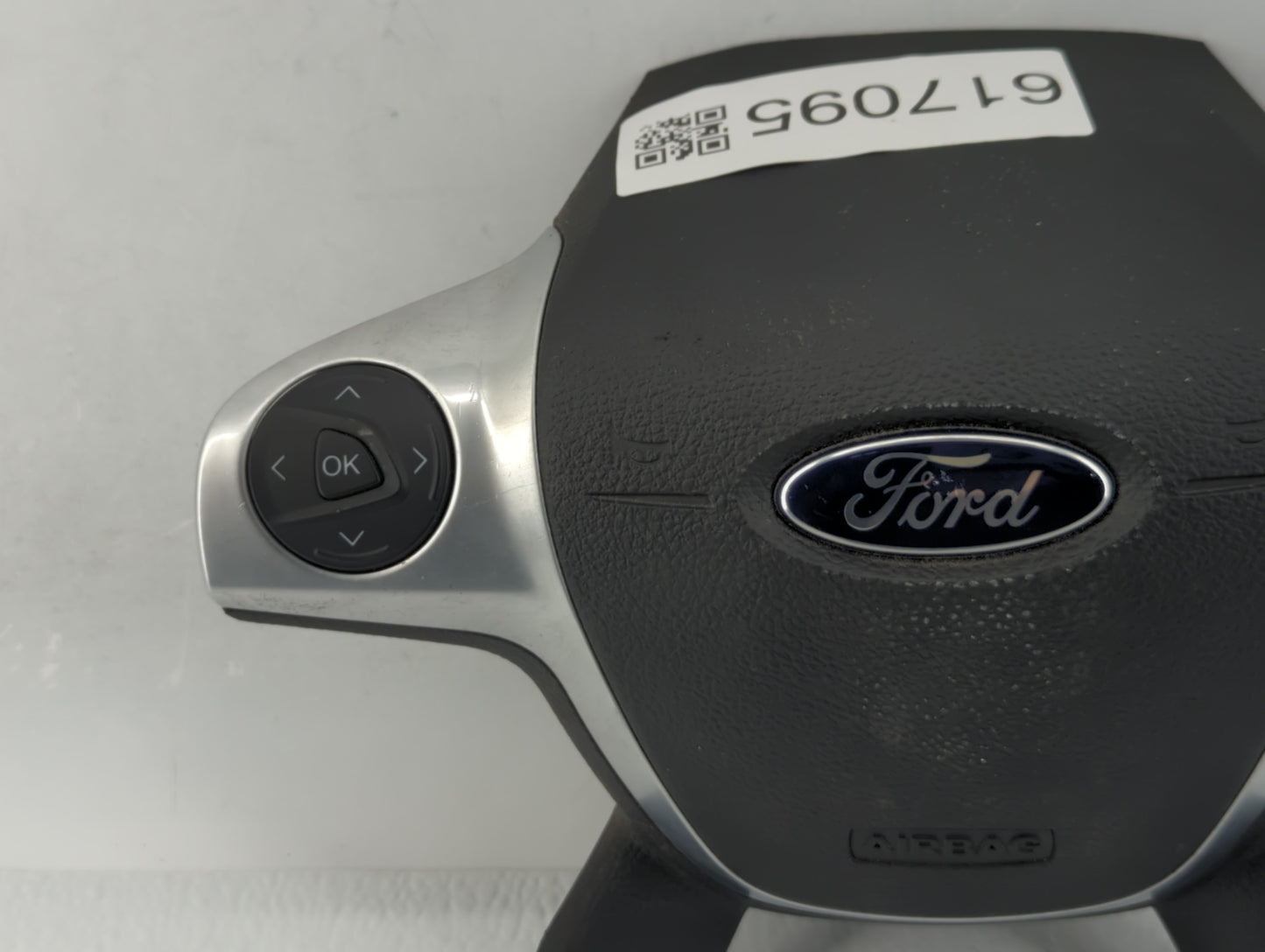 2017-2019 Ford Escape Air Bag Driver Left Steering Wheel Mounted P/N:CJ54 A042B85 BC3 Fits Fits 2017 2018 2019 OEM Used Auto