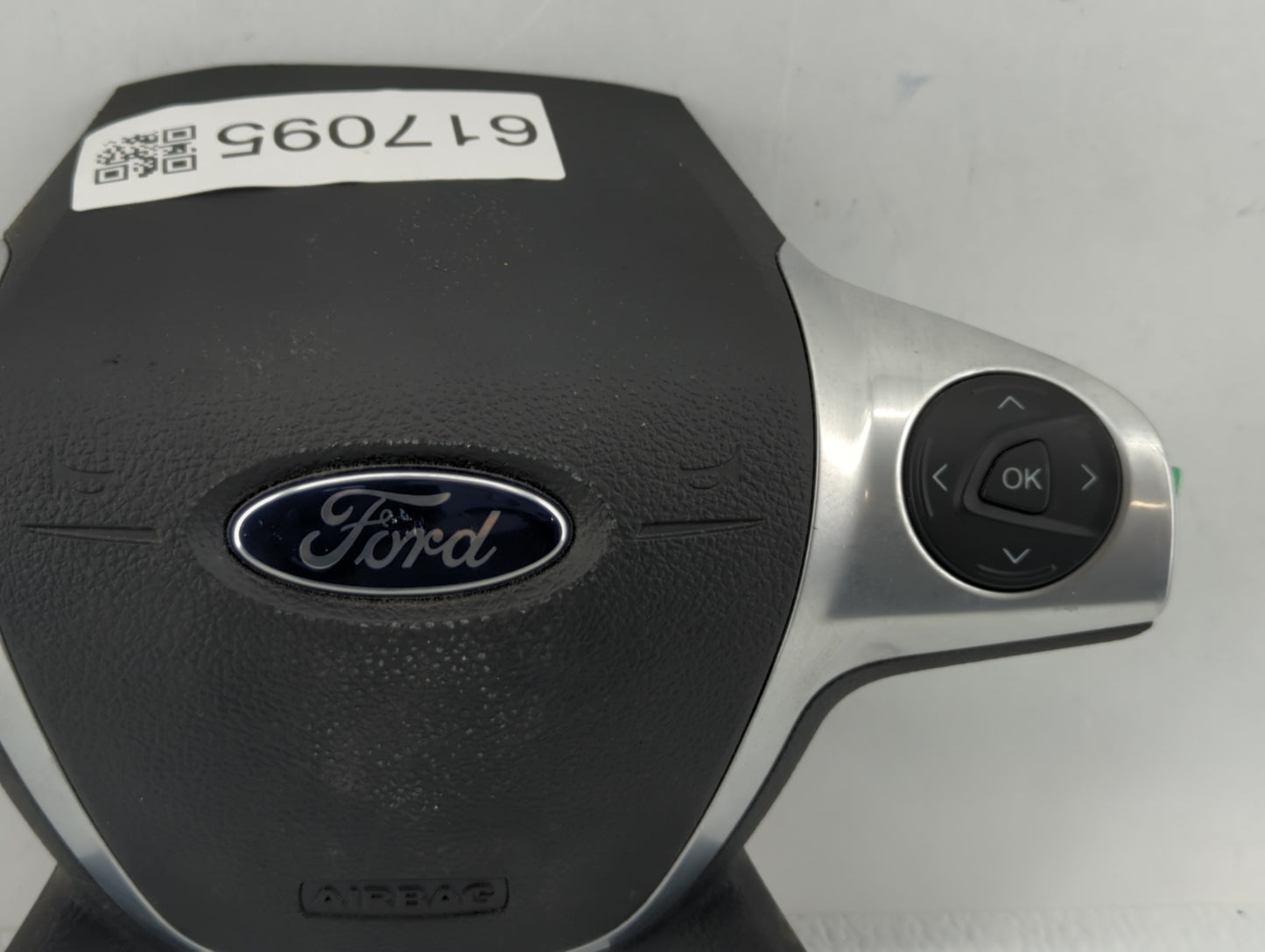 2017-2019 Ford Escape Air Bag Driver Left Steering Wheel Mounted P/N:CJ54 A042B85 BC3 Fits Fits 2017 2018 2019 OEM Used Auto