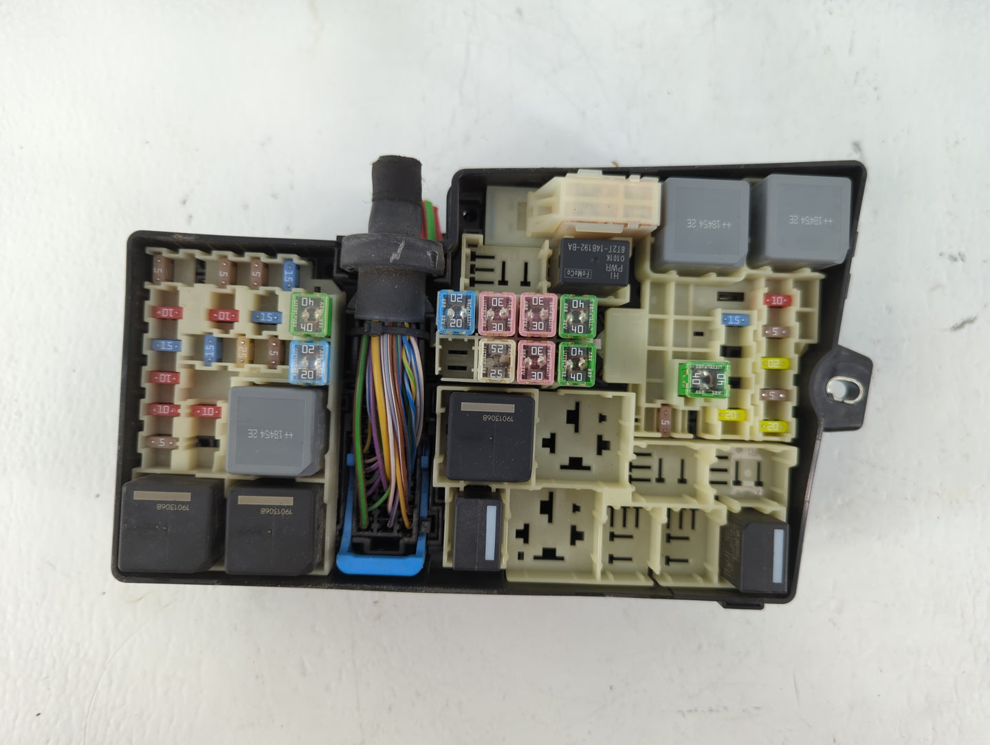 2019 Ford Escape Fusebox Fuse Box Panel Relay Module P/N:AV6T-14A067-AD Fits OEM Used Auto Parts - Oemusedautoparts1.com