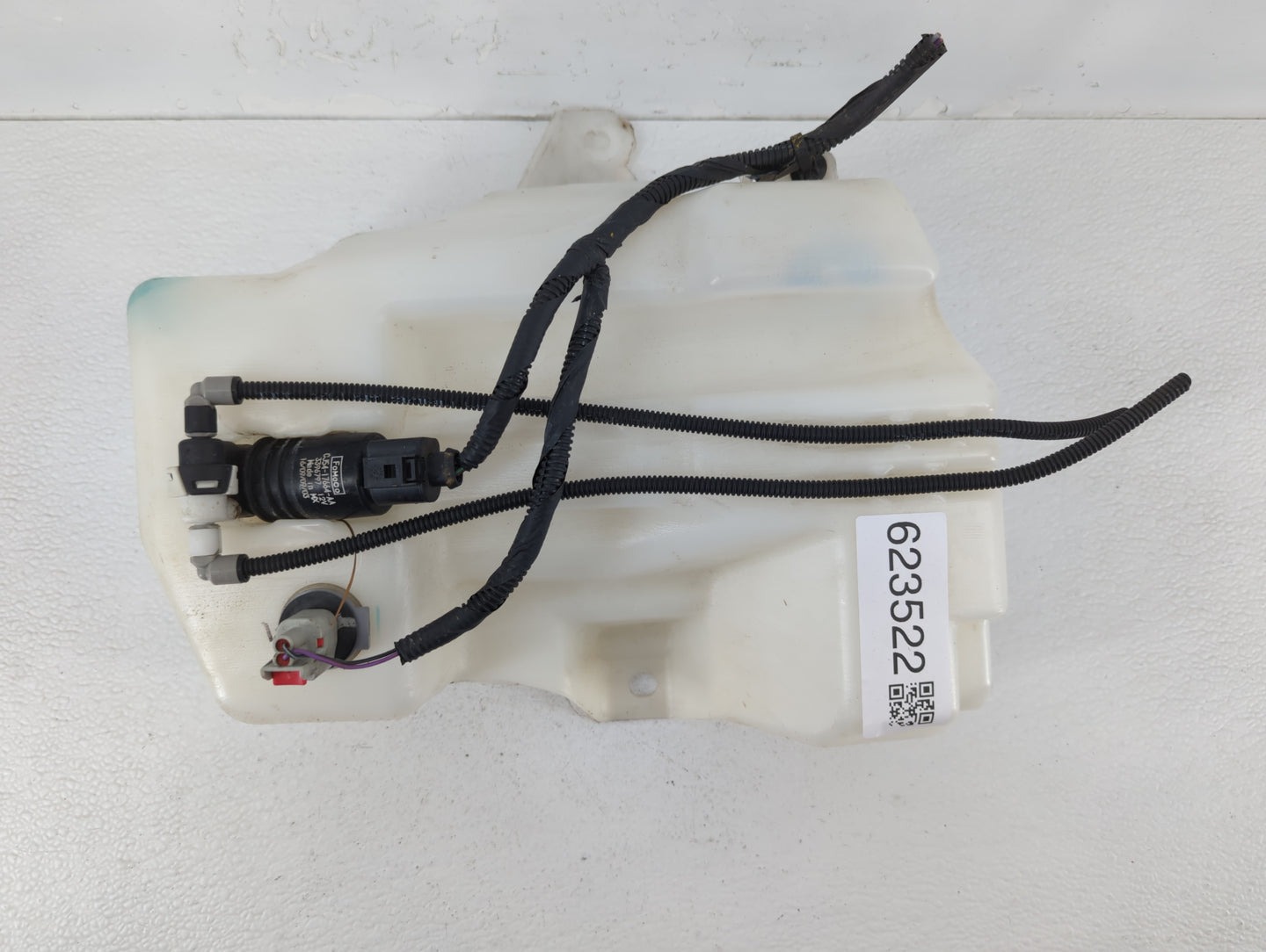 2015-2019 Ford Escape Windshield Washer Fluid Reservoir Bottle Oem - Oemusedautoparts1.com