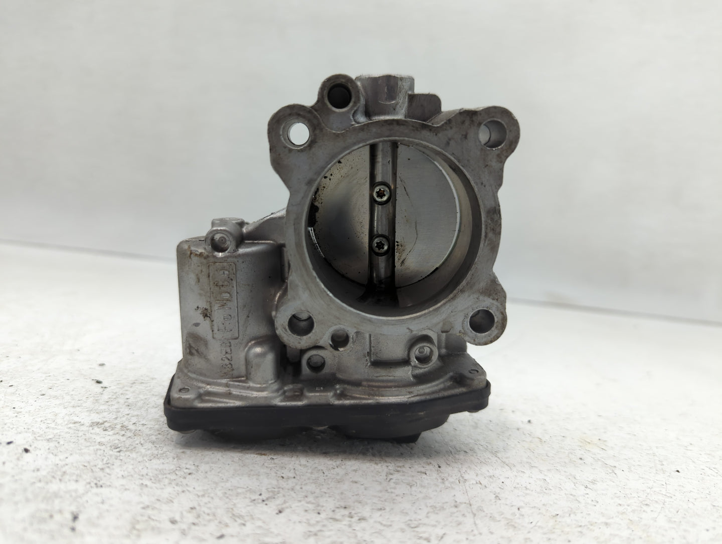 2017-2019 Ford Escape Throttle Body P/N:DS7G-9F991-CA B18 302 5196 Fits Fits 2014 2015 2016 2017 2018 2019 2020 OEM Used Aut
