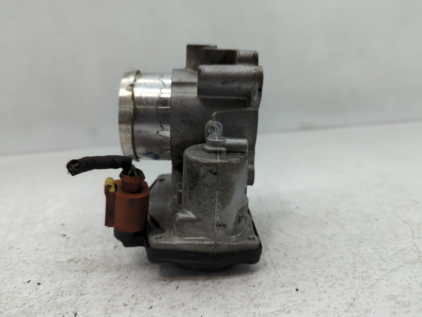 2017-2019 Ford Escape Throttle Body P/N:DS7G-9F991-CA B18 302 5196 Fits Fits 2014 2015 2016 2017 2018 2019 2020 OEM Used Aut