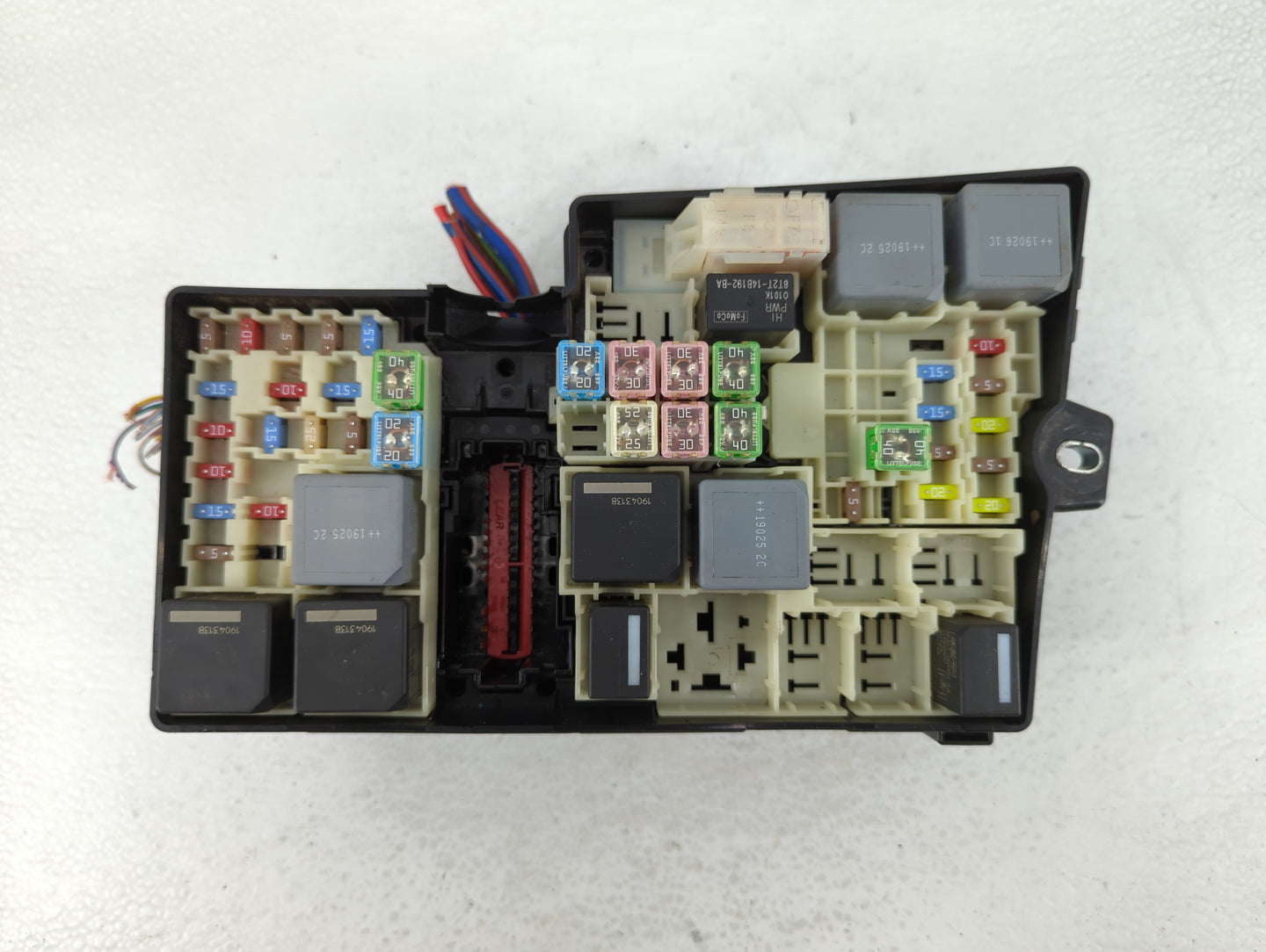 2019 Ford Escape Fusebox Fuse Box Panel Relay Module P/N:E00027328 AV6T-14A142-AB, E02345500, AV6T-14A067-AD Fits OEM Used A