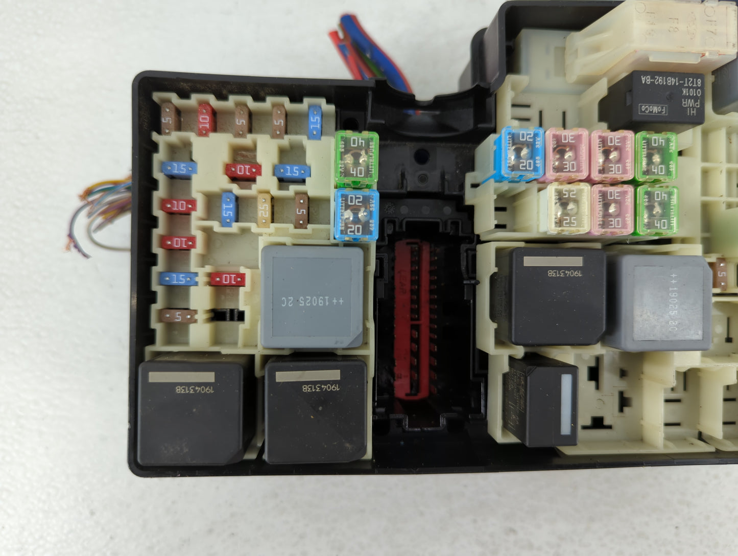 2019 Ford Escape Fusebox Fuse Box Panel Relay Module P/N:E00027328 AV6T-14A142-AB, E02345500, AV6T-14A067-AD Fits OEM Used A