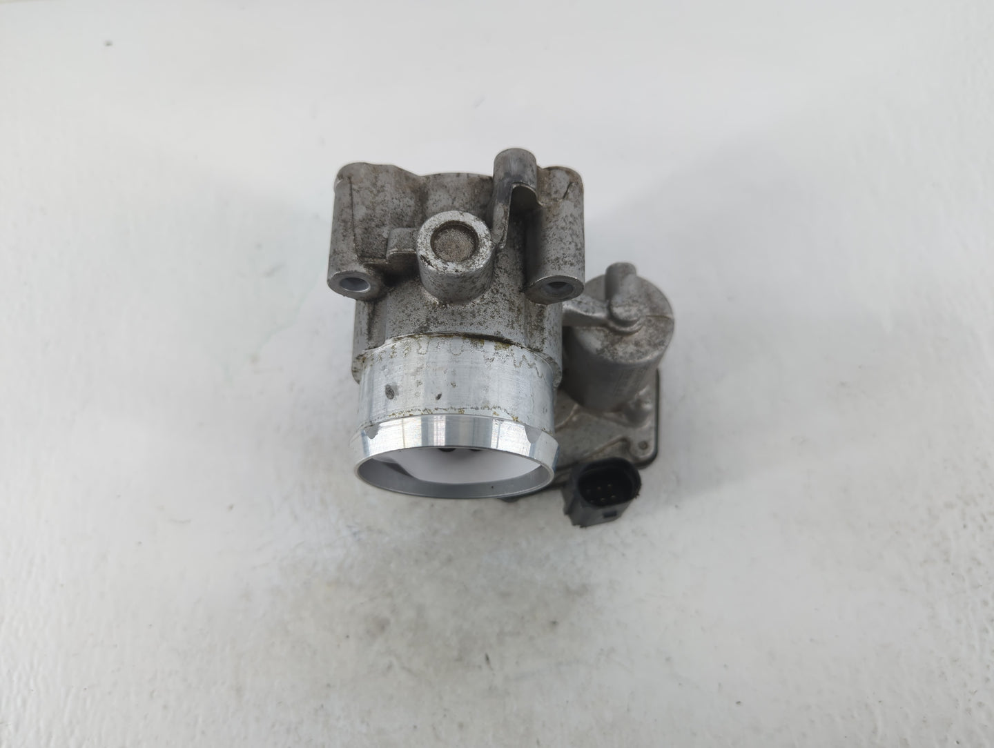 2017-2019 Ford Escape Throttle Body P/N:B18 330 4609 DS7G-9F991-CA Fits Fits 2014 2015 2016 2017 2018 2019 2020 OEM Used Aut