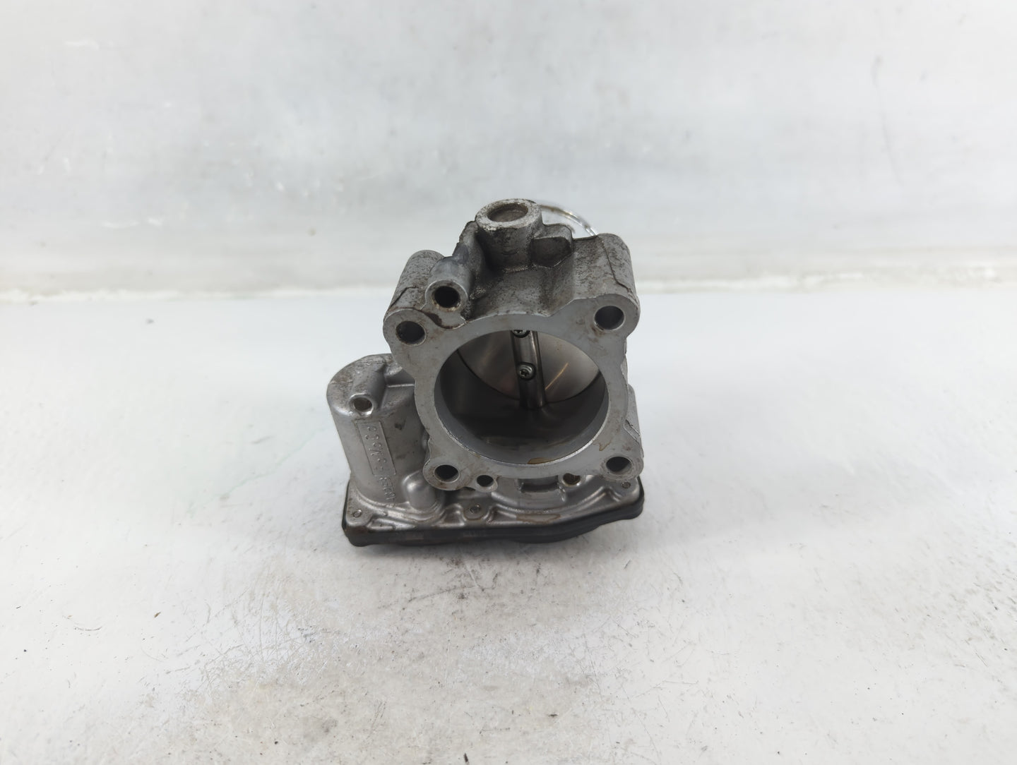 2017-2019 Ford Escape Throttle Body P/N:B18 330 4609 DS7G-9F991-CA Fits Fits 2014 2015 2016 2017 2018 2019 2020 OEM Used Aut