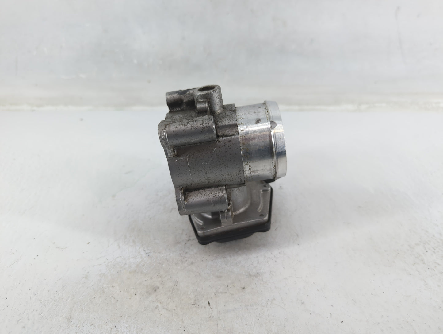 2017-2019 Ford Escape Throttle Body P/N:B18 330 4609 DS7G-9F991-CA Fits Fits 2014 2015 2016 2017 2018 2019 2020 OEM Used Aut