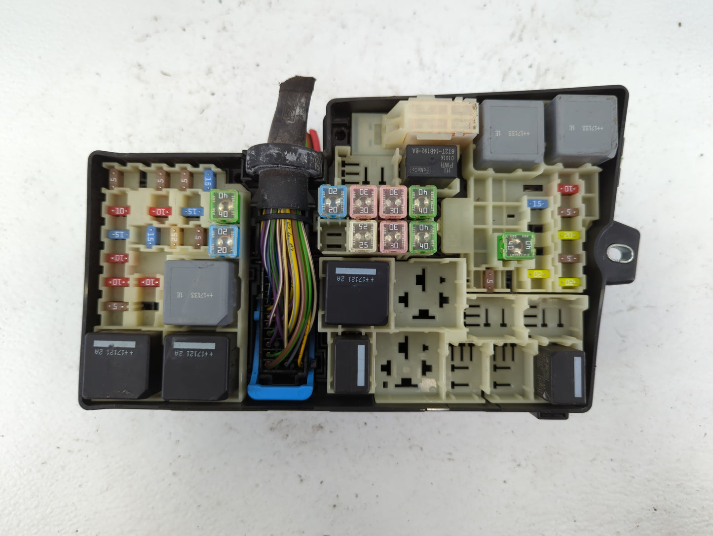 2019 Ford Escape Fusebox Fuse Box Panel Relay Module P/N:AV6T-14A142-AB E02345500, AV6T-14A067-AD Fits OEM Used Auto Parts -