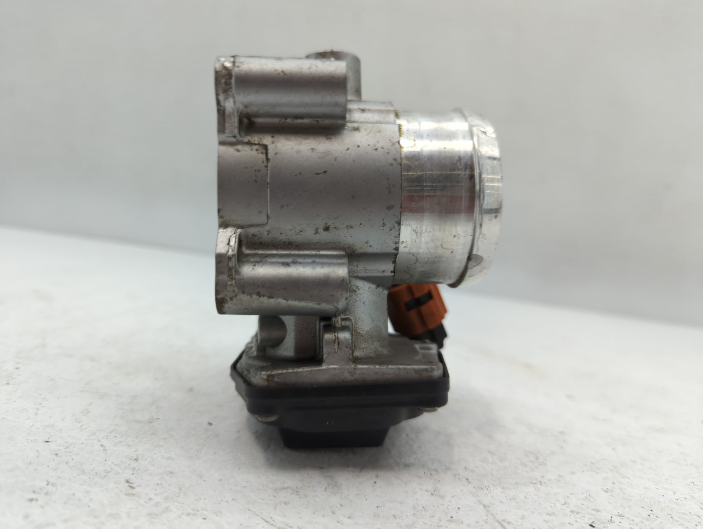 2017-2019 Ford Escape Throttle Body P/N:DS7G-9F991-CA Fits Fits 2014 2015 2016 2017 2018 2019 2020 OEM Used Auto Parts - Oem