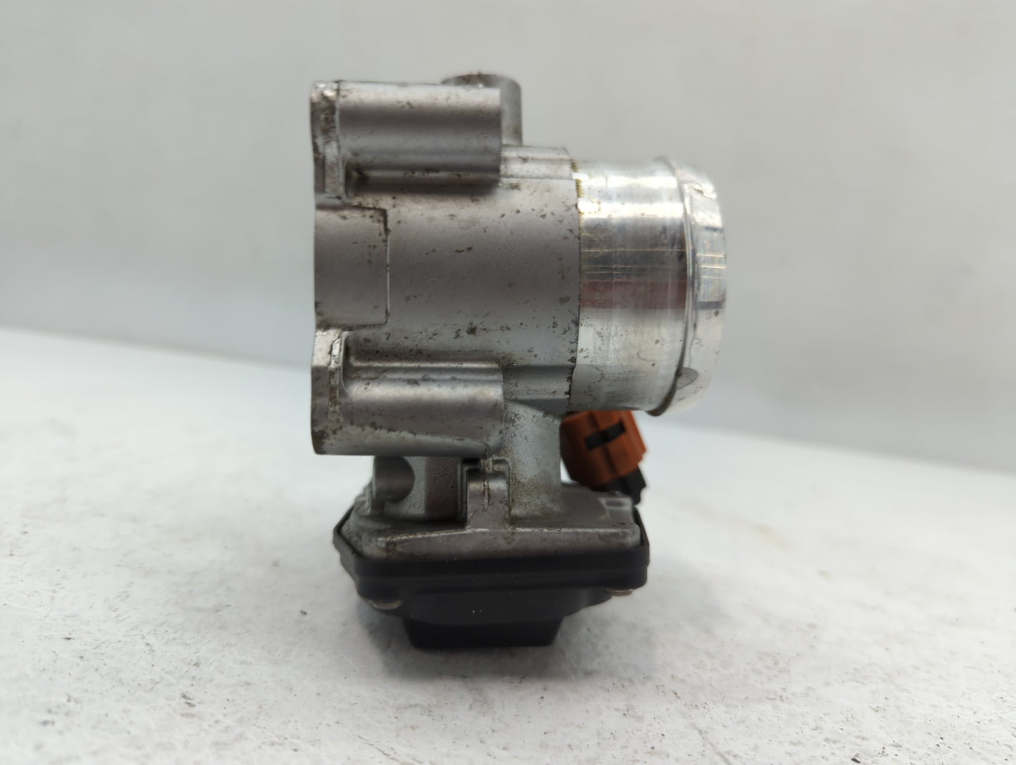 2017-2019 Ford Escape Throttle Body P/N:DS7G-9F991-CA Fits Fits 2014 2015 2016 2017 2018 2019 2020 OEM Used Auto Parts - Oem