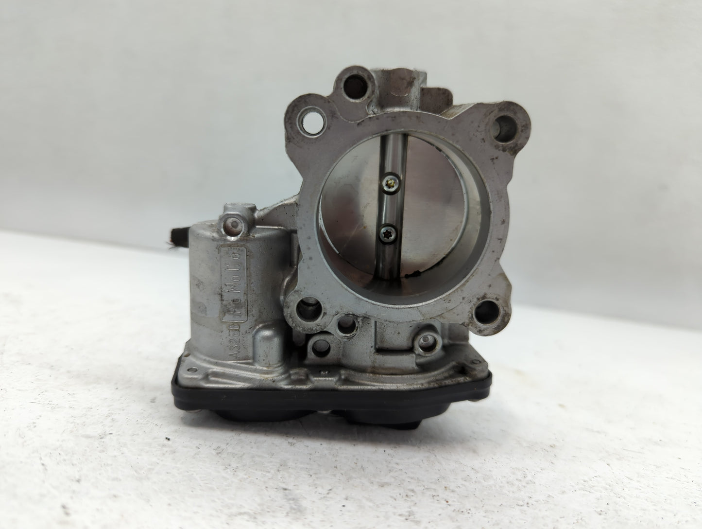 2017-2019 Ford Escape Throttle Body P/N:DS7G-9F991-CA Fits Fits 2014 2015 2016 2017 2018 2019 2020 OEM Used Auto Parts - Oem