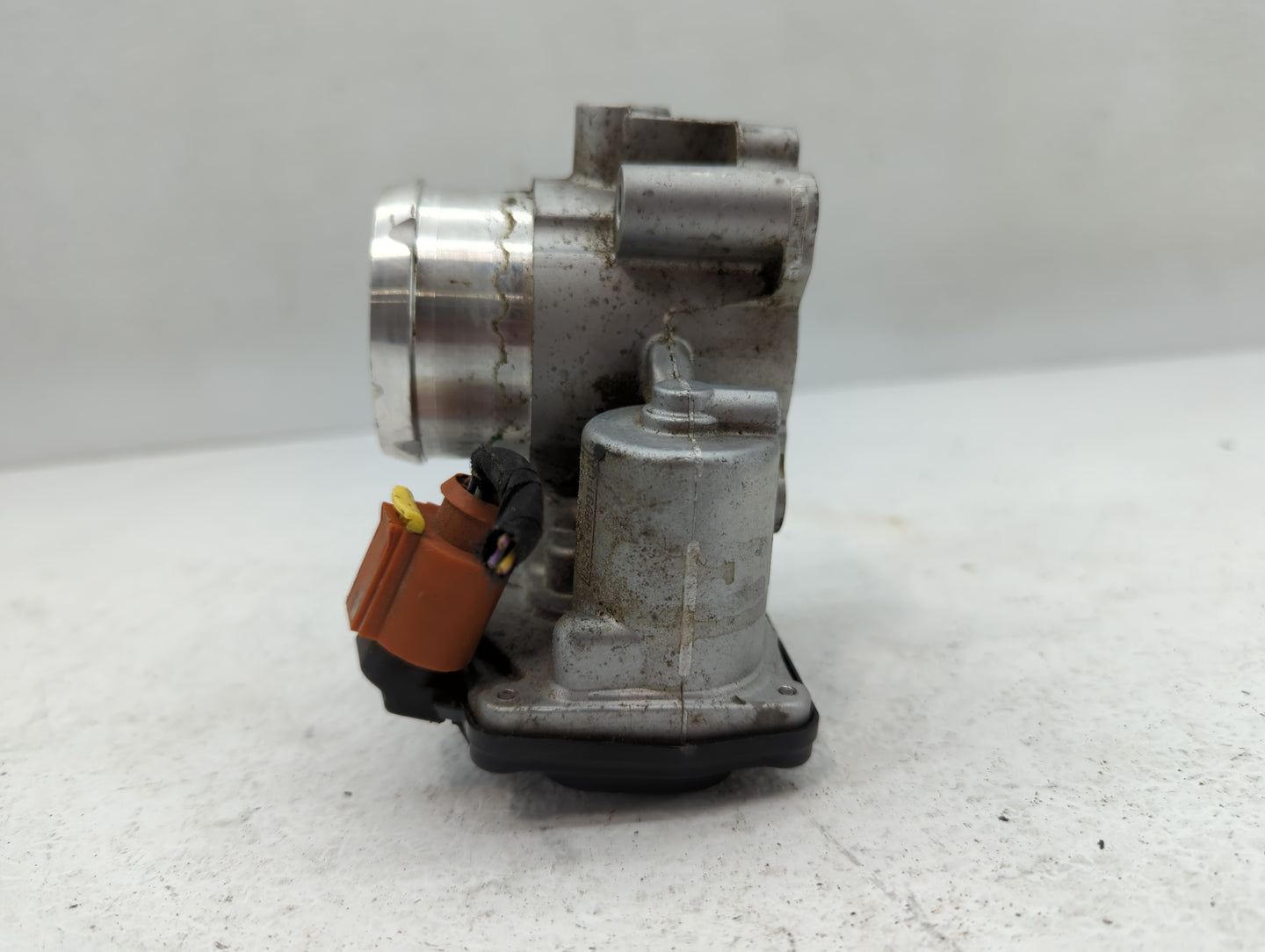 2017-2019 Ford Escape Throttle Body P/N:DS7G-9F991-CA Fits Fits 2014 2015 2016 2017 2018 2019 2020 OEM Used Auto Parts - Oem