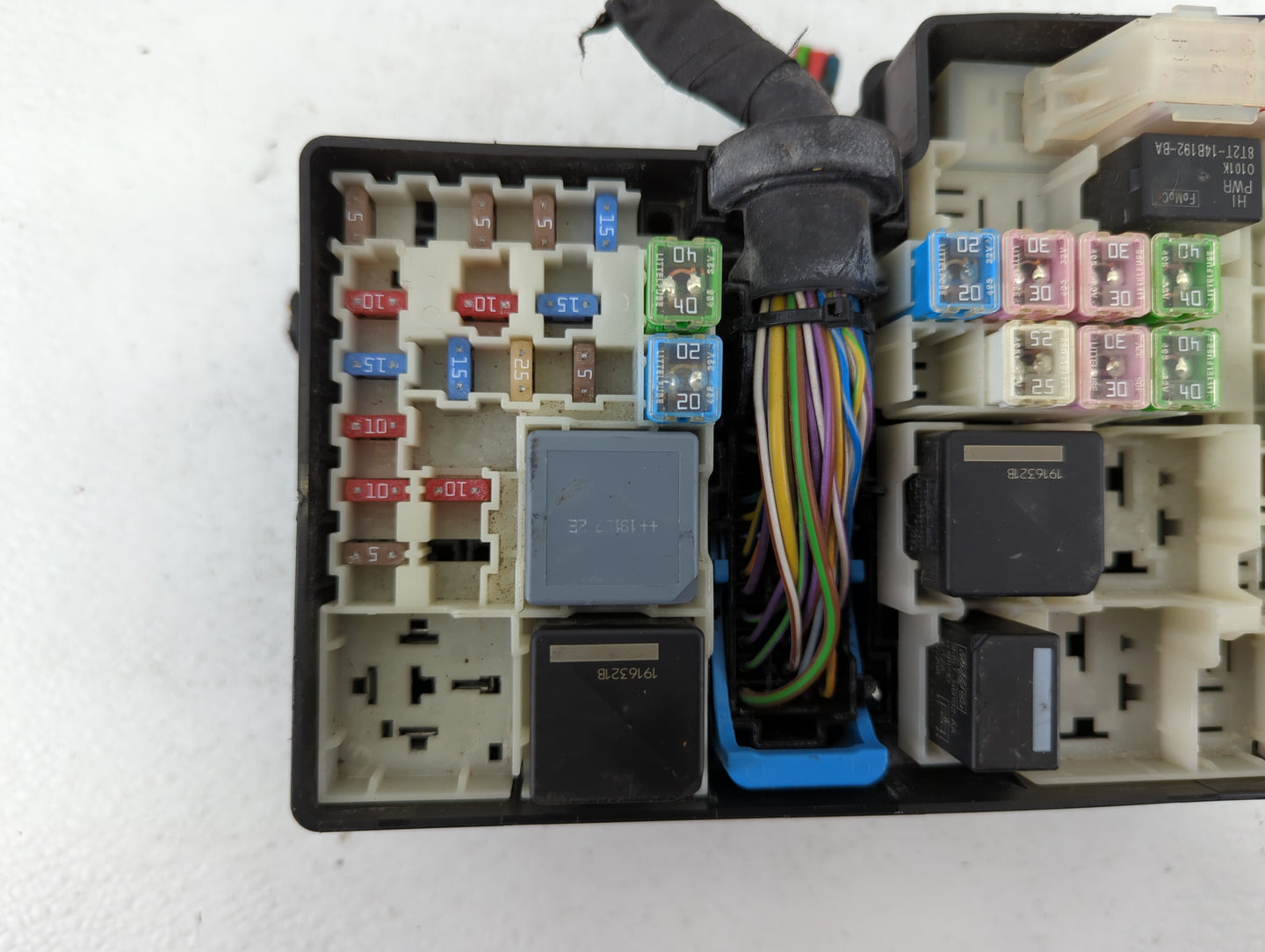 2019 Ford Escape Fusebox Fuse Box Panel Relay Module P/N:E02345500 AV6T-14A067-AD Fits OEM Used Auto Parts - Oemusedautopart