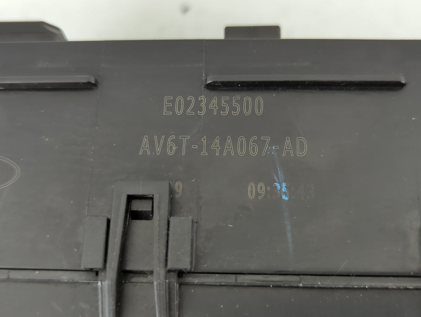 2019 Ford Escape Fusebox Fuse Box Panel Relay Module P/N:E02345500 AV6T-14A067-AD Fits OEM Used Auto Parts - Oemusedautopart