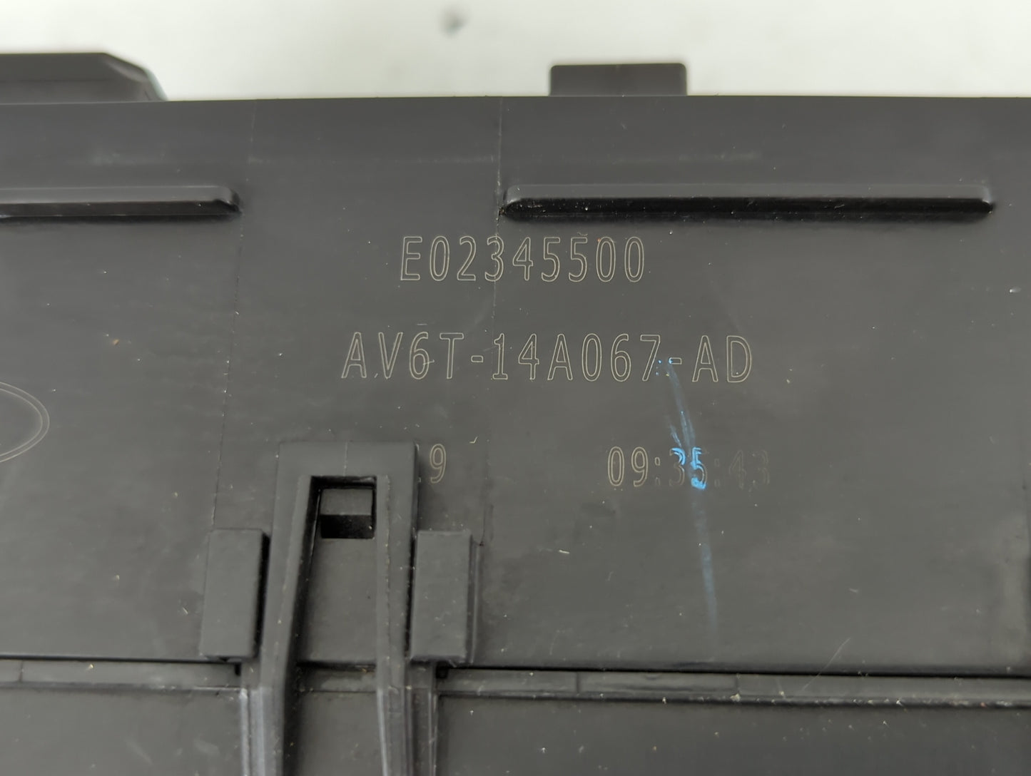 2019 Ford Escape Fusebox Fuse Box Panel Relay Module P/N:E02345500 AV6T-14A067-AD Fits OEM Used Auto Parts - Oemusedautopart