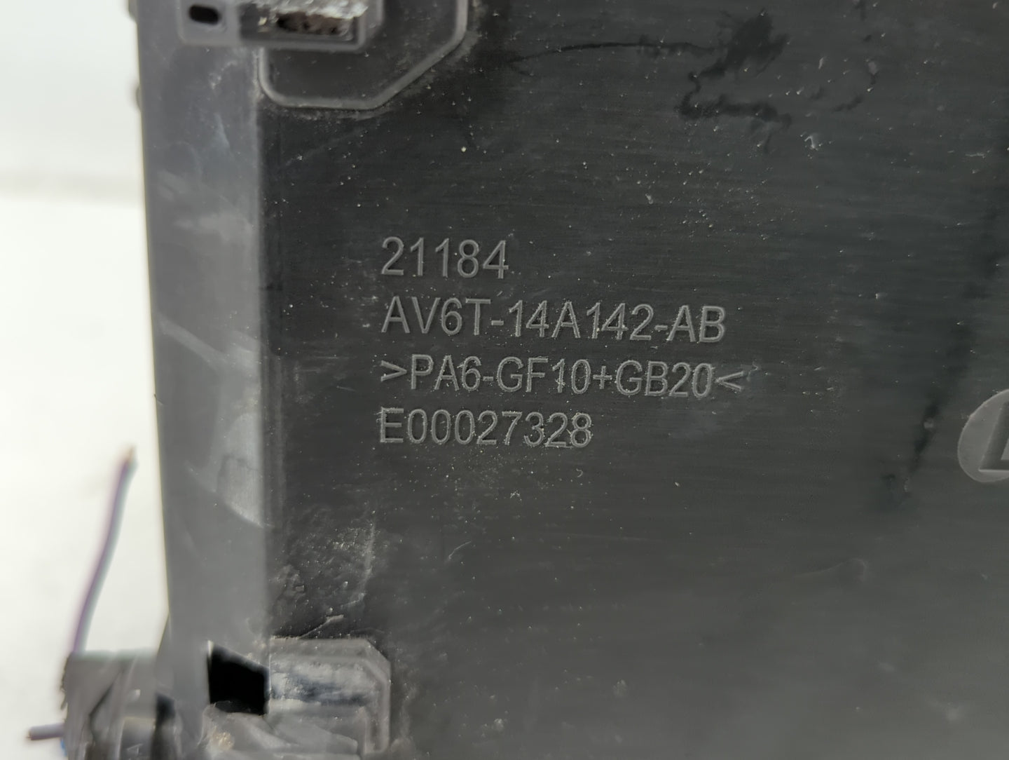 2019 Ford Escape Fusebox Fuse Box Panel Relay Module P/N:E00027328 AV6T-14A067-AC, AV6T-14A142-AB Fits OEM Used Auto Parts -