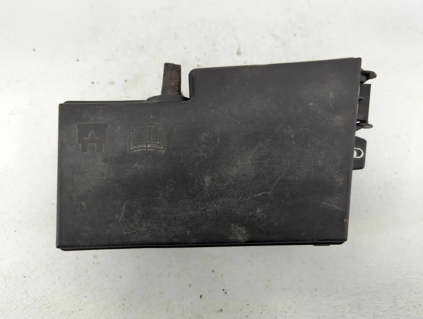 2019 Ford Escape Fusebox Fuse Box Panel Relay Module P/N:E00027328 AV6T-14A067-AD, AV6T-14A142-AB Fits OEM Used Auto Parts -