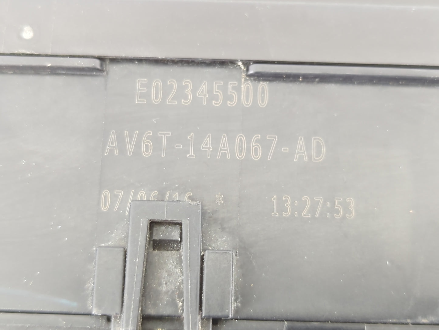 2019 Ford Escape Fusebox Fuse Box Panel Relay Module P/N:E00027328 AV6T-14A067-AD, AV6T-14A142-AB Fits OEM Used Auto Parts -