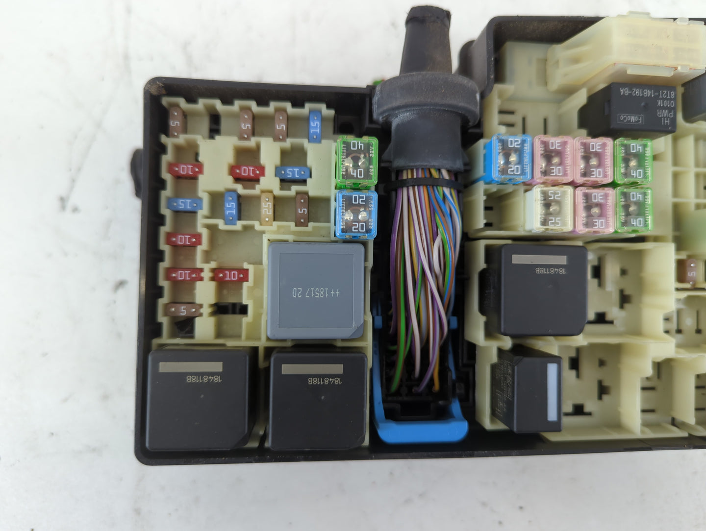 2019 Ford Escape Fusebox Fuse Box Panel Relay Module P/N:E02345500 AV6T-14A067-AD Fits OEM Used Auto Parts - Oemusedautopart