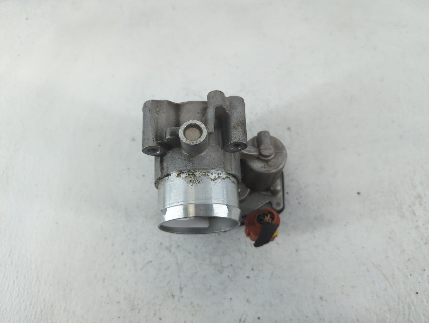 2017-2019 Ford Escape Throttle Body P/N:DS7G-9F991-CA Fits Fits 2014 2015 2016 2017 2018 2019 2020 OEM Used Auto Parts - Oem