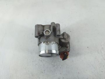 2017-2019 Ford Escape Throttle Body P/N:DS7G-9F991-CA Fits Fits 2014 2015 2016 2017 2018 2019 2020 OEM Used Auto Parts