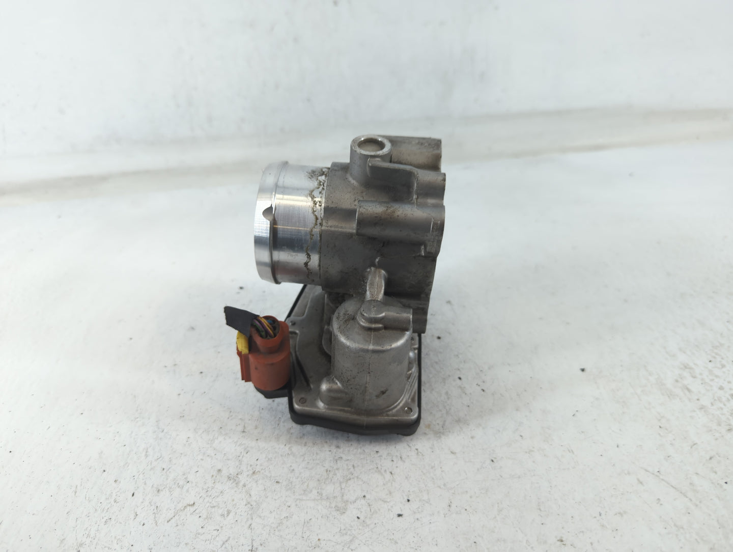 2017-2019 Ford Escape Throttle Body P/N:DS7G-9F991-CA Fits Fits 2014 2015 2016 2017 2018 2019 2020 OEM Used Auto Parts - Oem