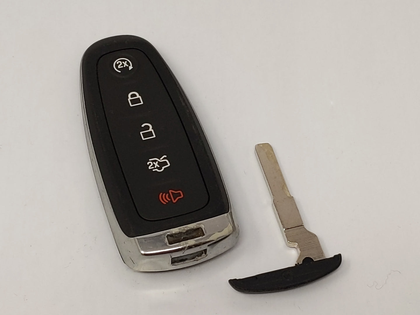 Ford Keyless Entry Remote Fob M3n5wy8609 Bt4t-15k601-Hx 5 Buttons - Oemusedautoparts1.com