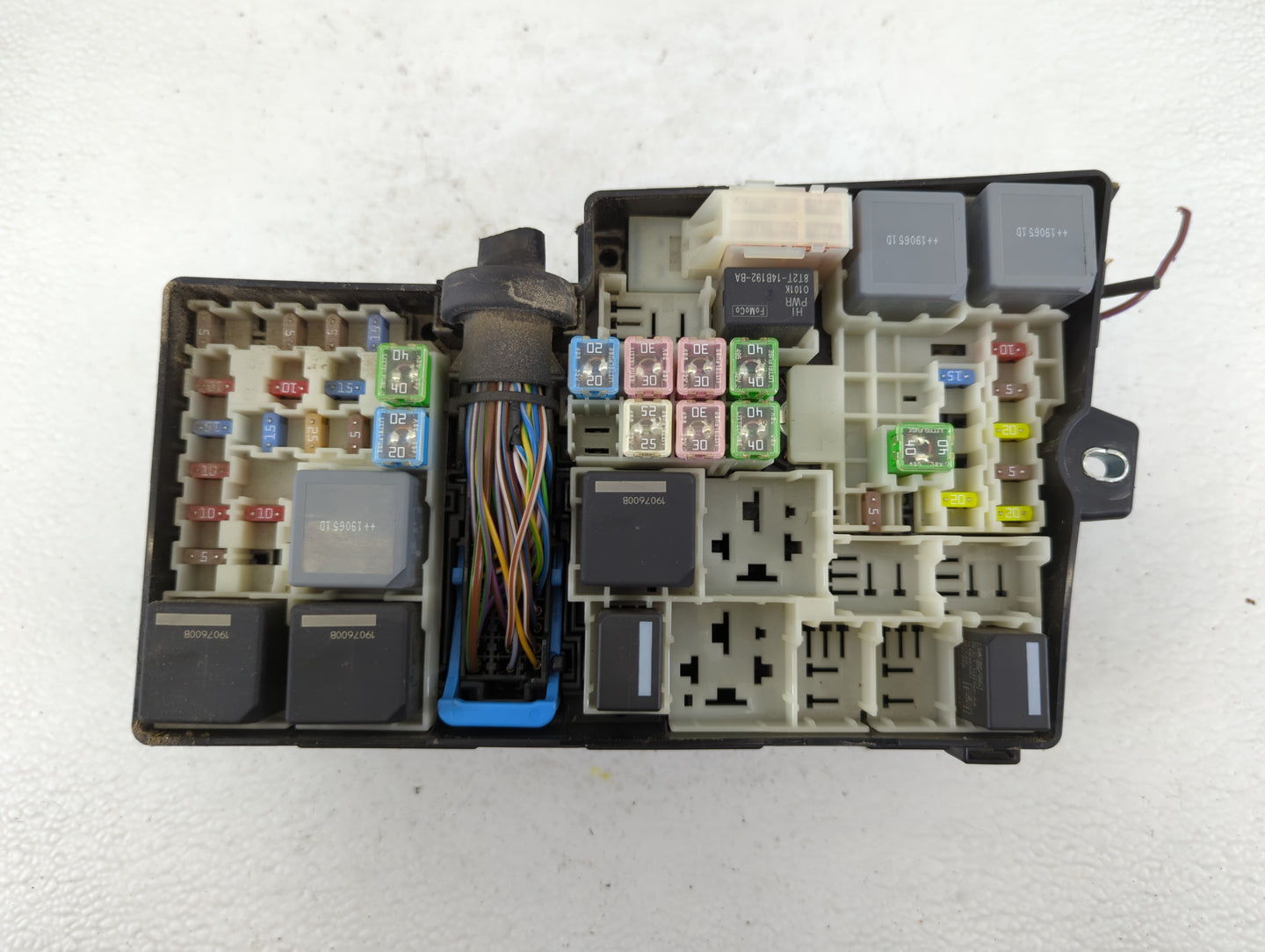 2019 Ford Escape Fusebox Fuse Box Panel Relay Module P/N:E02345500 AV6T-14A067-AD Fits OEM Used Auto Parts - Oemusedautopart