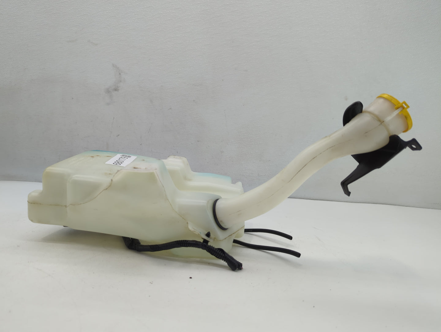 2015-2019 Ford Escape Windshield Washer Fluid Reservoir Bottle Oem - Oemusedautoparts1.com