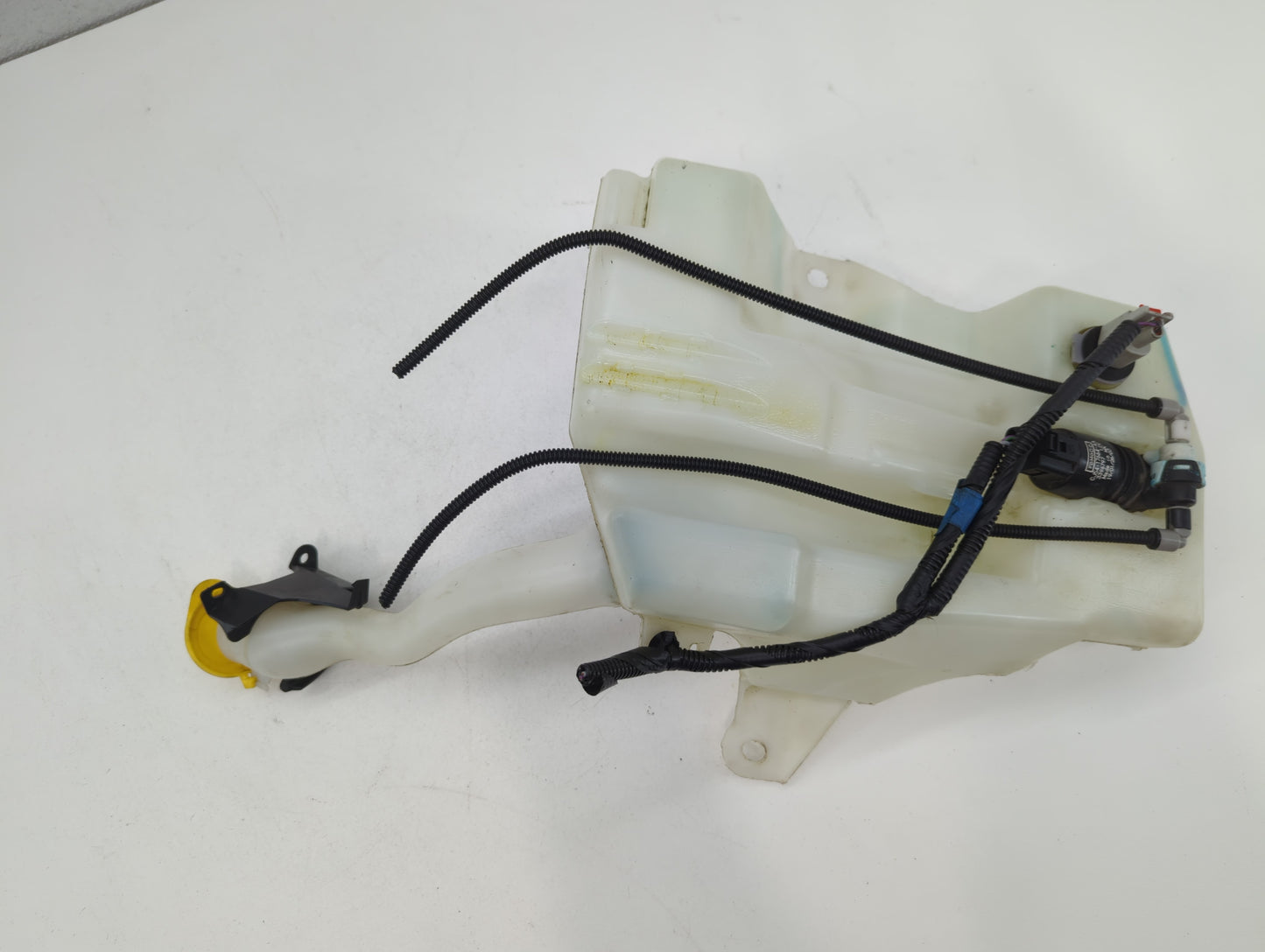 2015-2019 Ford Escape Windshield Washer Fluid Reservoir Bottle Oem - Oemusedautoparts1.com