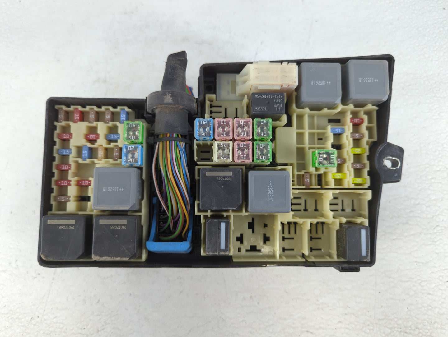 2019 Ford Escape Fusebox Fuse Box Panel Relay Module P/N:AV6T-14A067-AD Fits OEM Used Auto Parts - Oemusedautoparts1.com