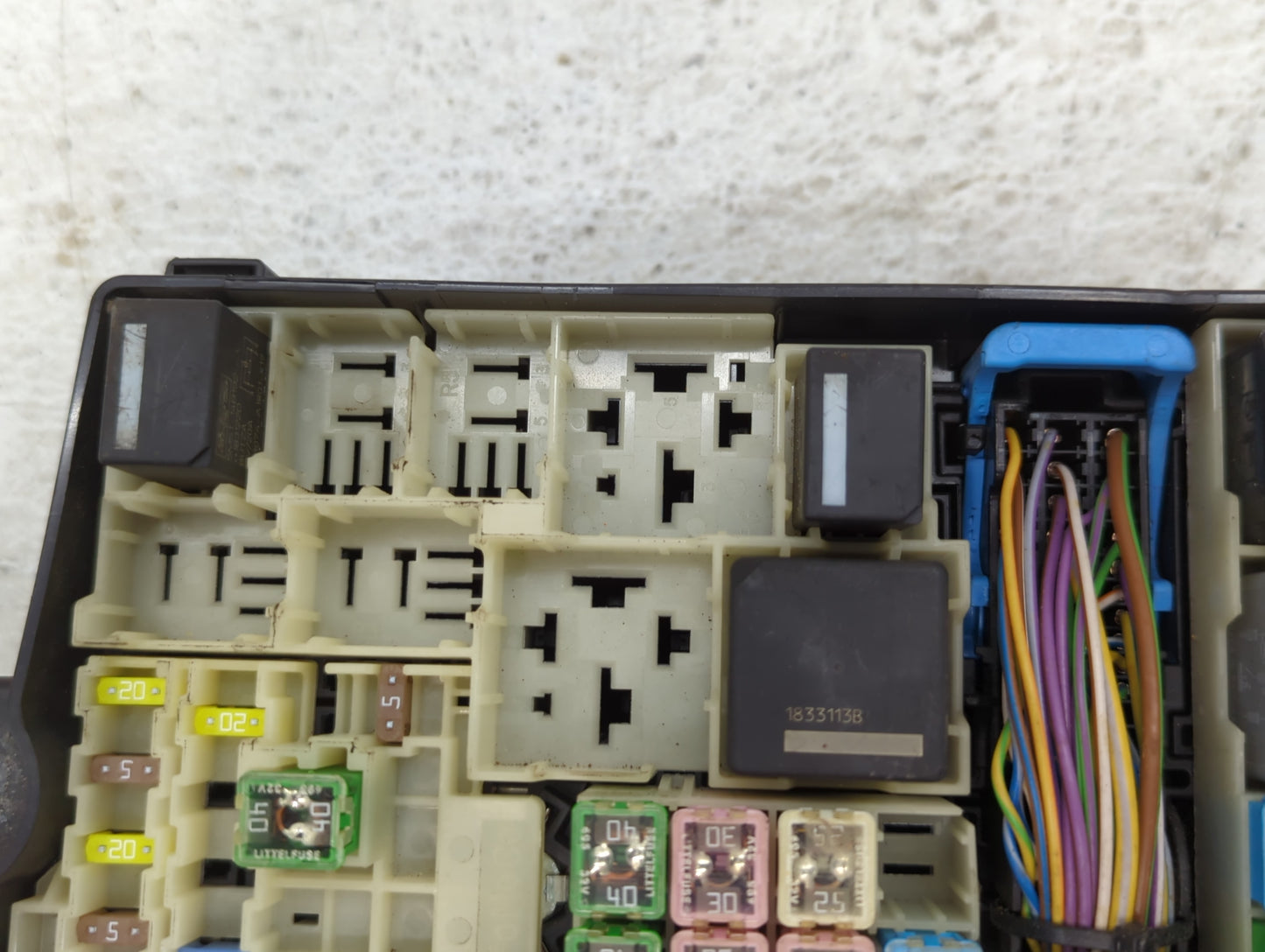 2019 Ford Escape Fusebox Fuse Box Panel Relay Module P/N:E00027328 AV6T-14A142-AB Fits OEM Used Auto Parts - Oemusedautopart