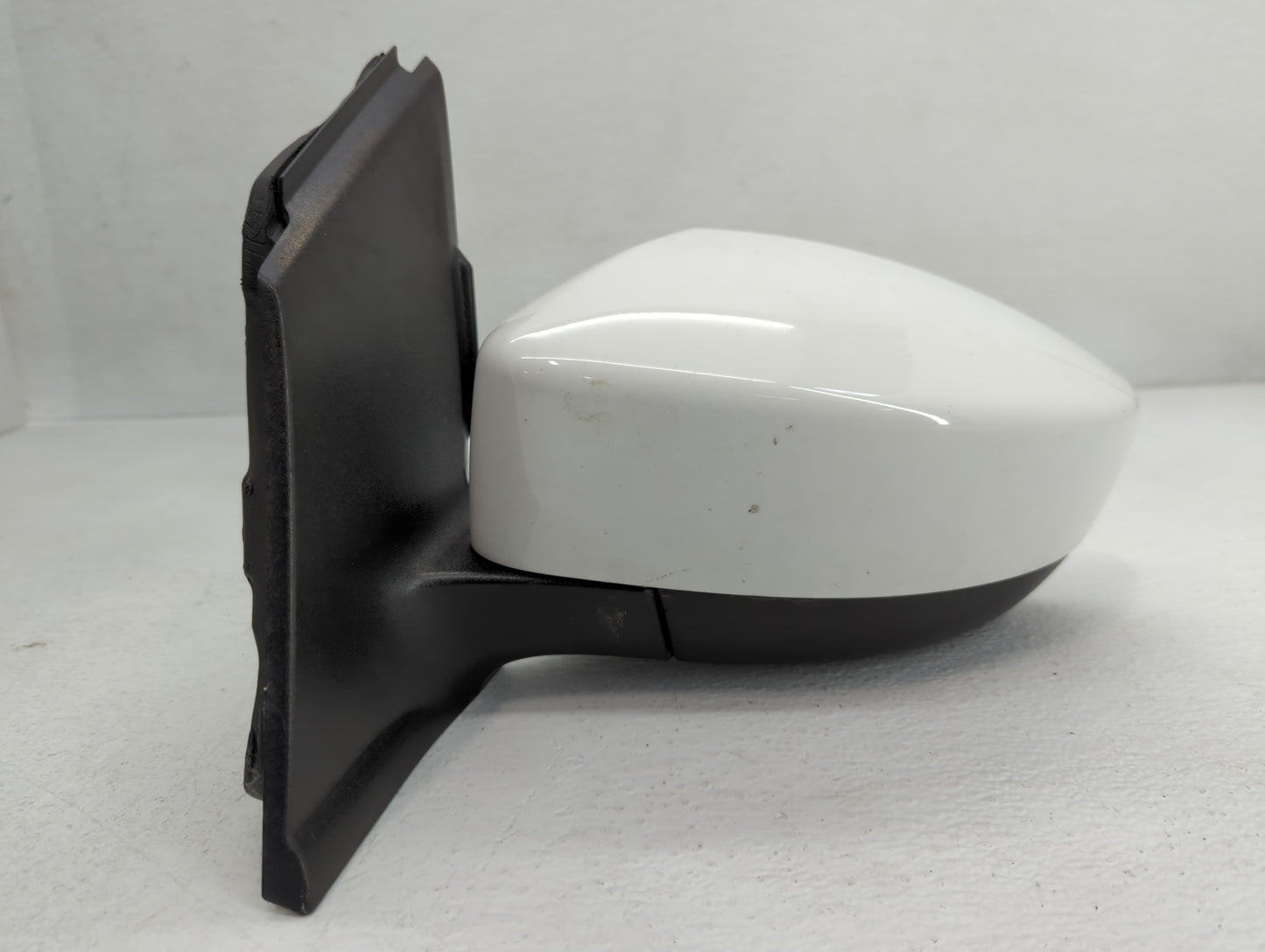 2017-2019 Ford Escape Driver Side View Mirror - Left Door Mirror OEM Used - Oemusedautoparts1.com