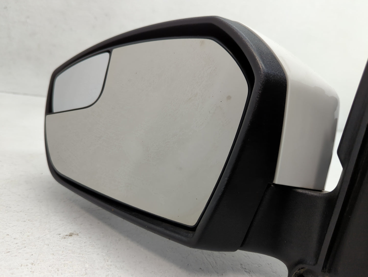 2017-2019 Ford Escape Driver Side View Mirror - Left Door Mirror OEM Used - Oemusedautoparts1.com