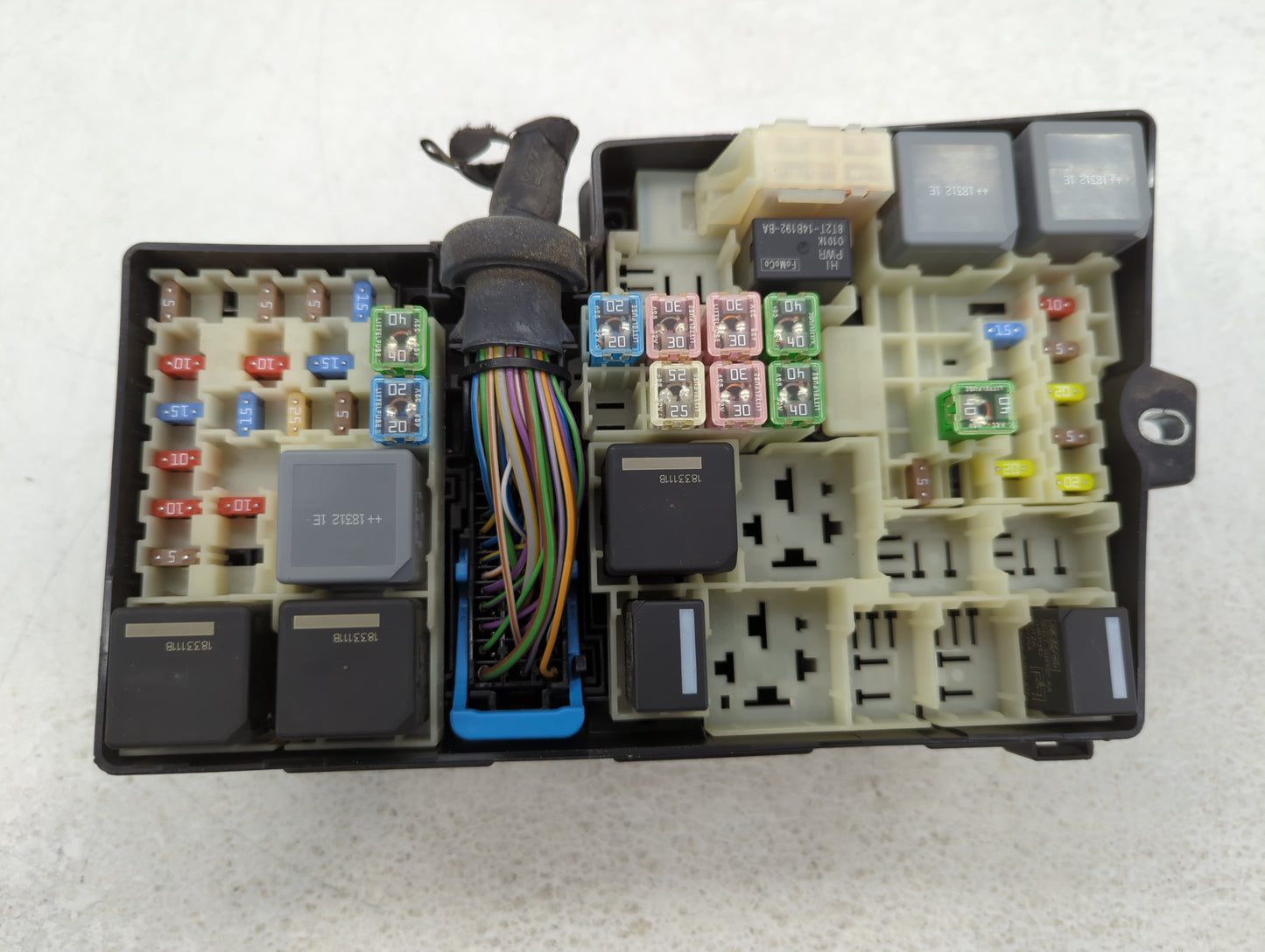 2019 Ford Escape Fusebox Fuse Box Panel Relay Module P/N:E02345500 AV6T-14A067-AD Fits OEM Used Auto Parts - Oemusedautopart