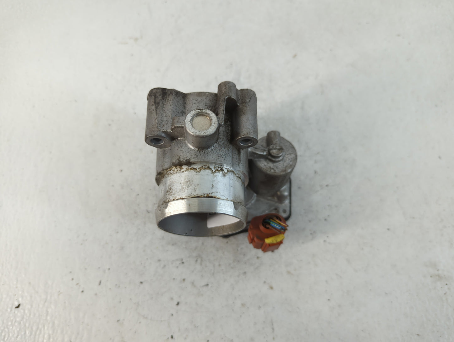 2017-2019 Ford Escape Throttle Body P/N:DS7G-9F991-CA B18 298 5284 Fits Fits 2014 2015 2016 2017 2018 2019 2020 OEM Used Aut