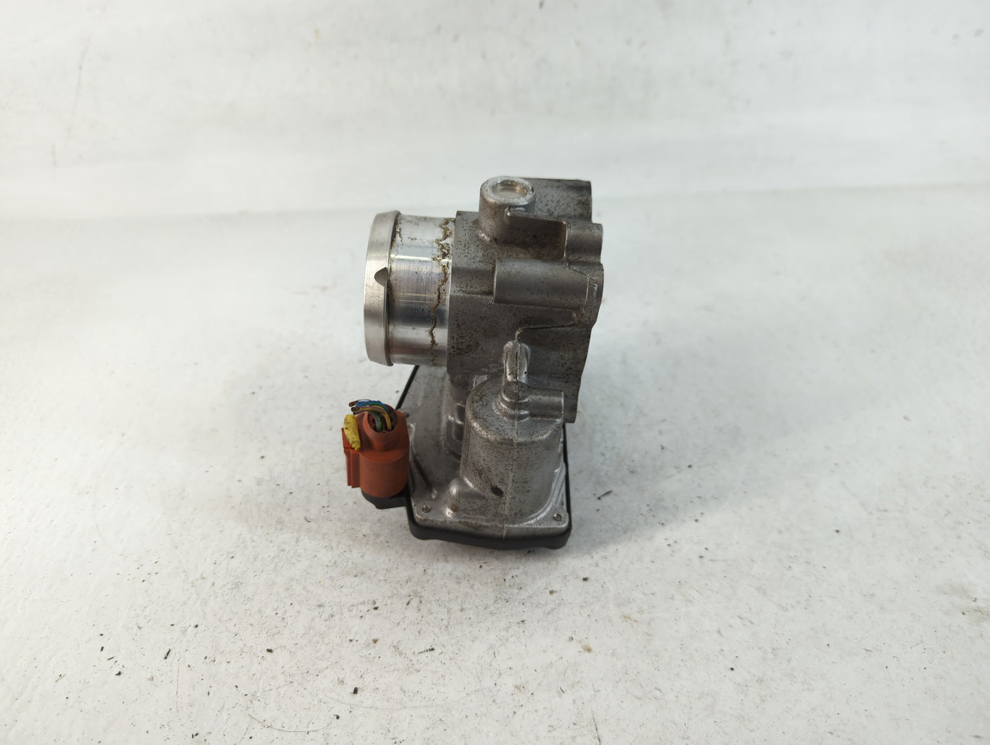 2017-2019 Ford Escape Throttle Body P/N:DS7G-9F991-CA B18 298 5284 Fits Fits 2014 2015 2016 2017 2018 2019 2020 OEM Used Aut