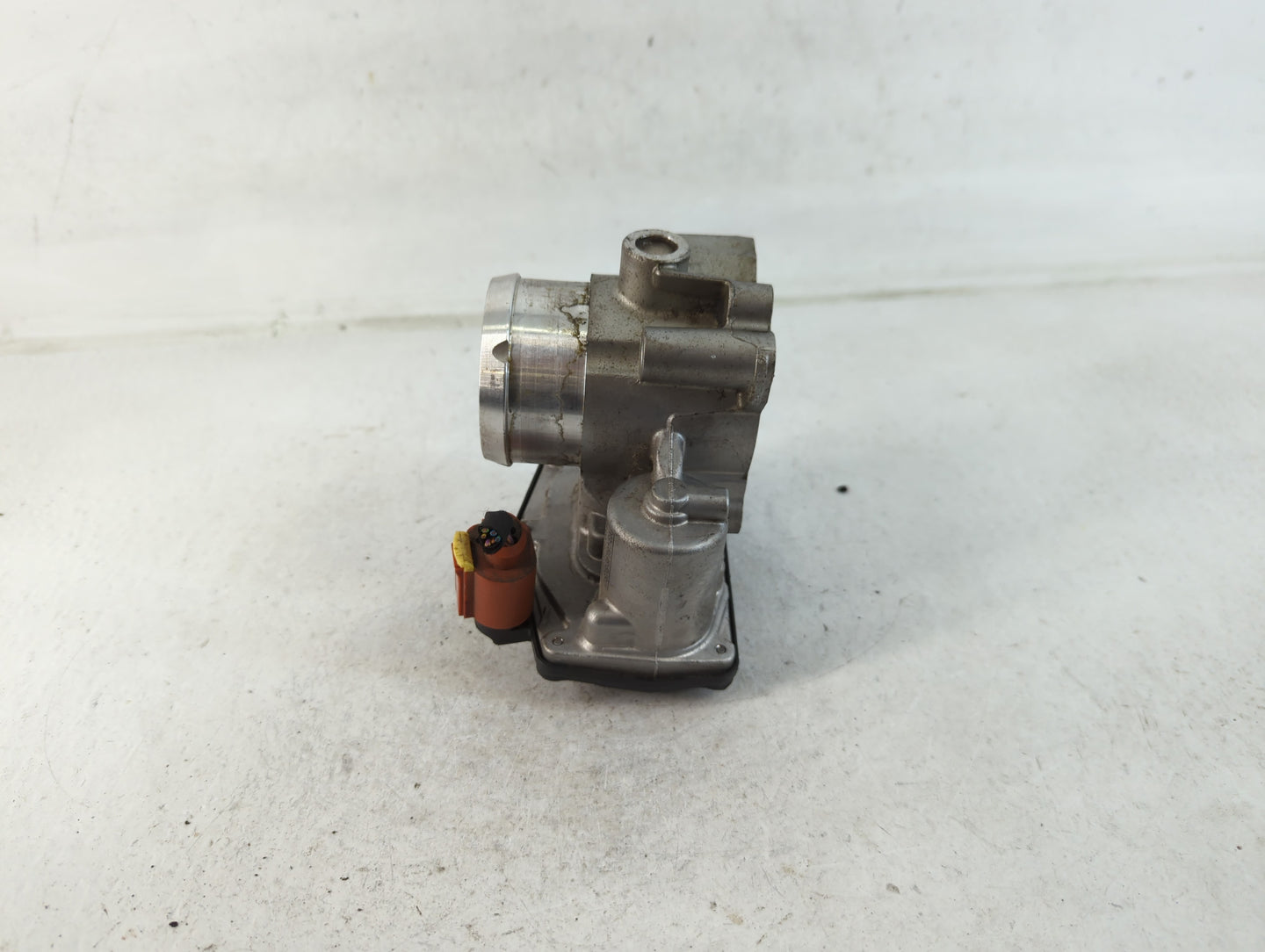 2017-2019 Ford Escape Throttle Body P/N:DS7G-9F991-CA B18 312 5550 Fits Fits 2014 2015 2016 2017 2018 2019 2020 OEM Used Aut