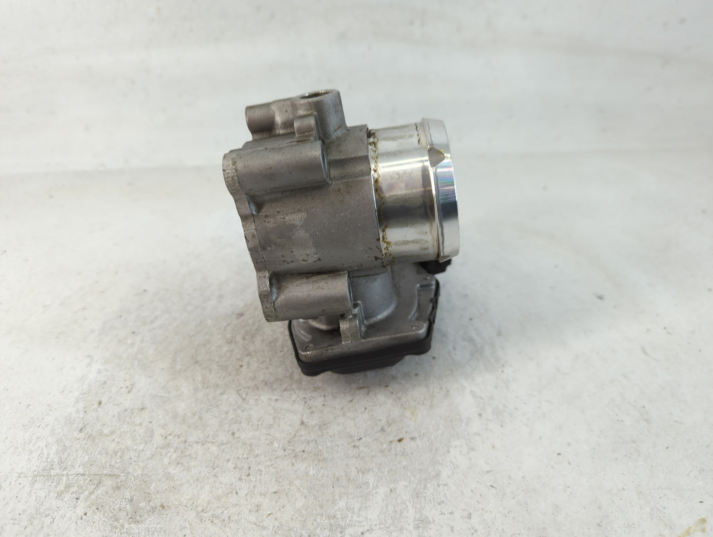 2017-2019 Ford Escape Throttle Body P/N:DS7G-9F991-CA K18 074 1787 Fits Fits 2014 2015 2016 2017 2018 2019 2020 OEM Used Aut