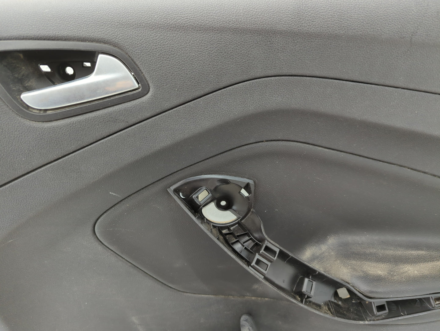 2019 Ford Escape Front Right Passenger Interior Door Panel Trim - Oemusedautoparts1.com