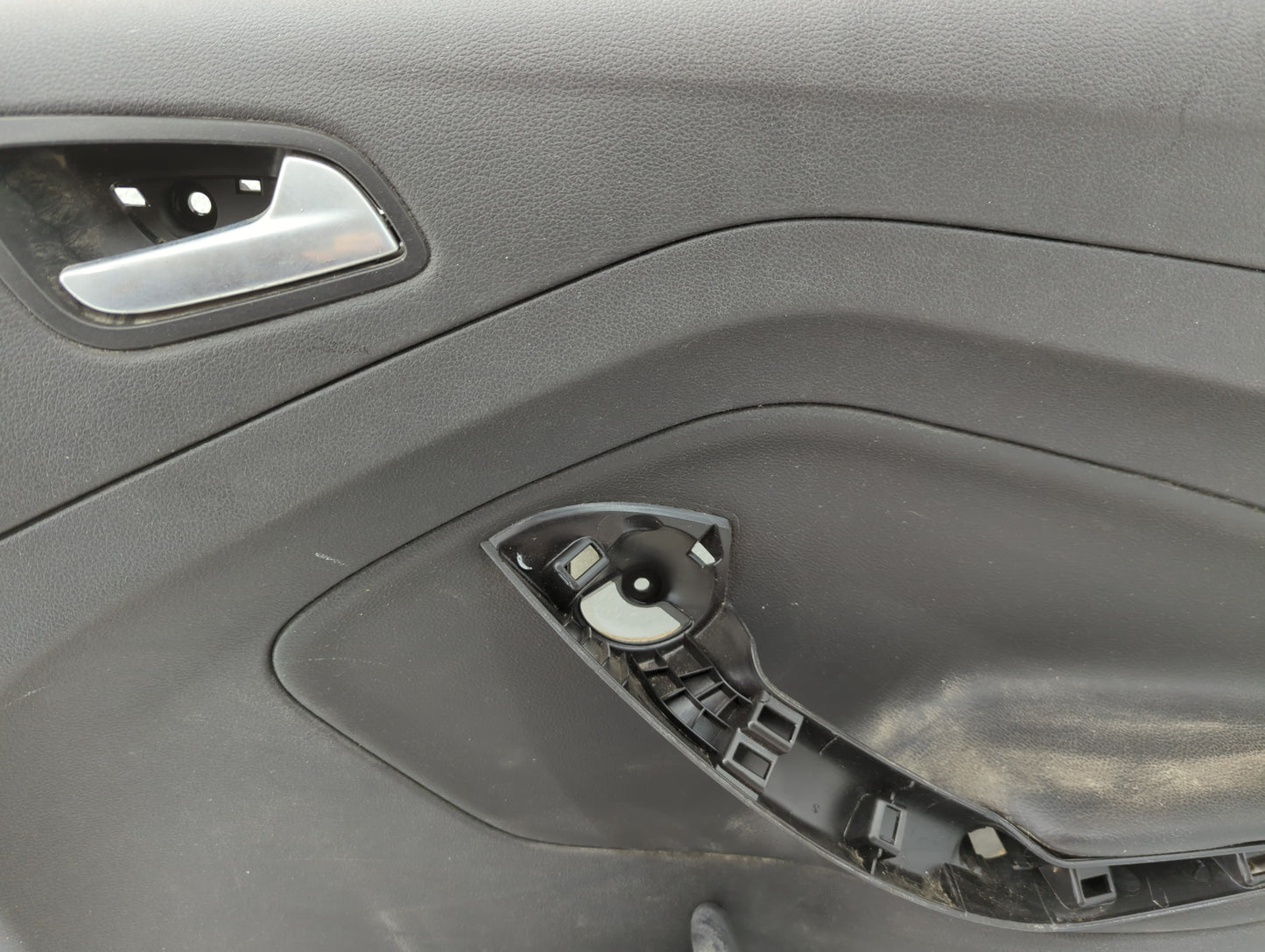 2019 Ford Escape Front Right Passenger Interior Door Panel Trim - Oemusedautoparts1.com