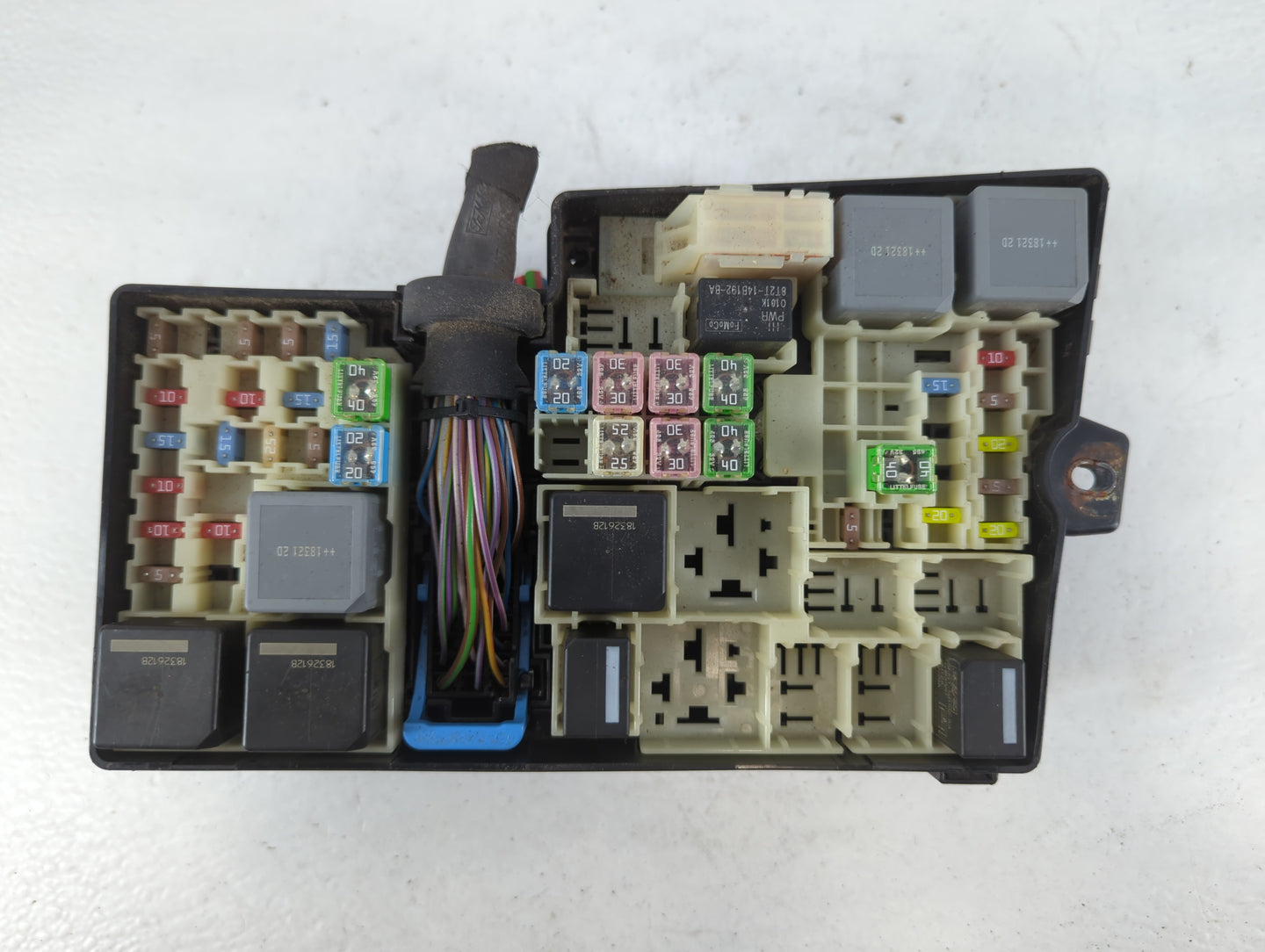 2019 Ford Escape Fusebox Fuse Box Panel Relay Module P/N:AV6T-14A142-AB E00027328 Fits OEM Used Auto Parts - Oemusedautopart