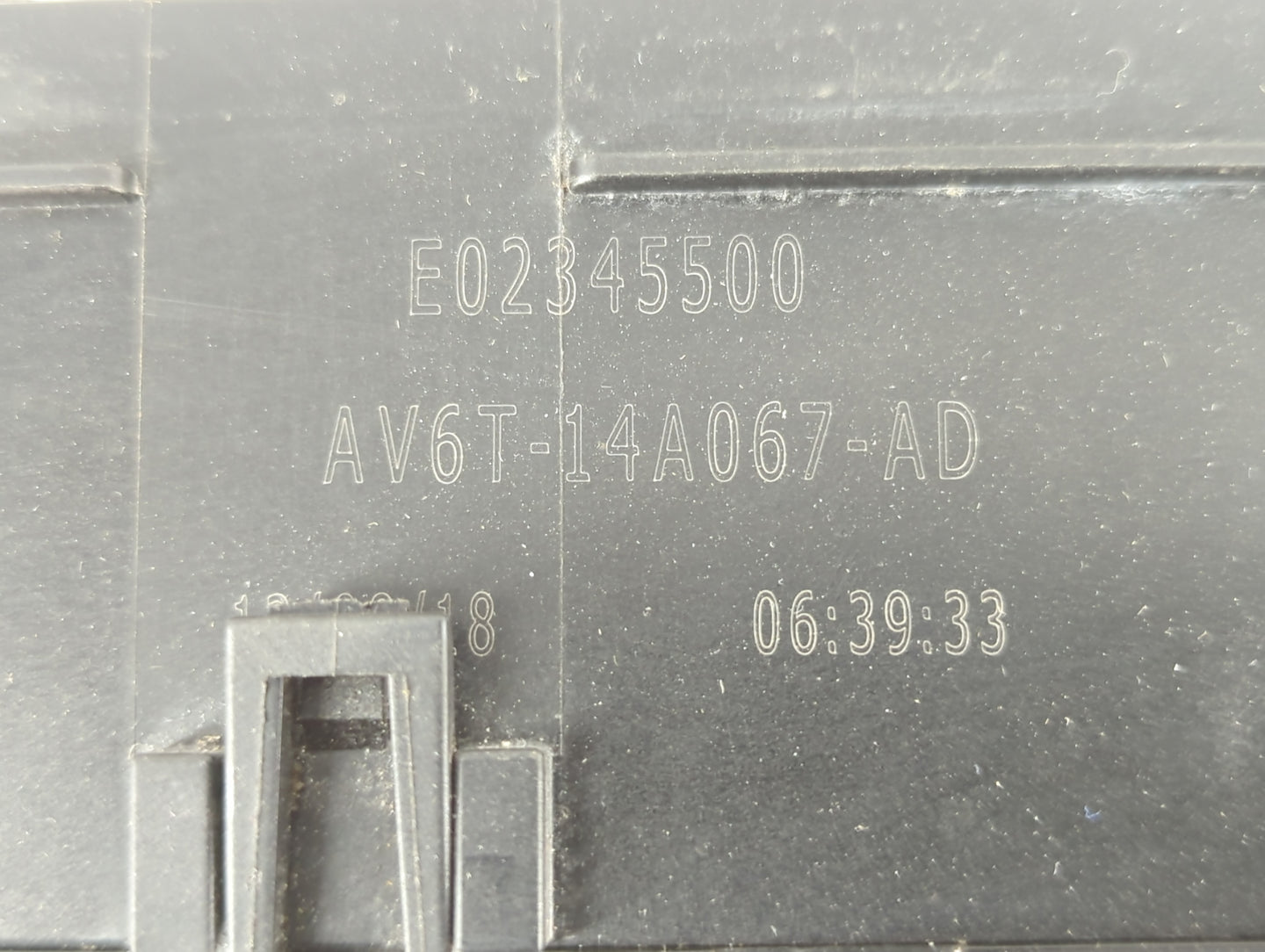 2019 Ford Escape Fusebox Fuse Box Panel Relay Module P/N:AV6T-14A142-AB E00027328 Fits OEM Used Auto Parts - Oemusedautopart