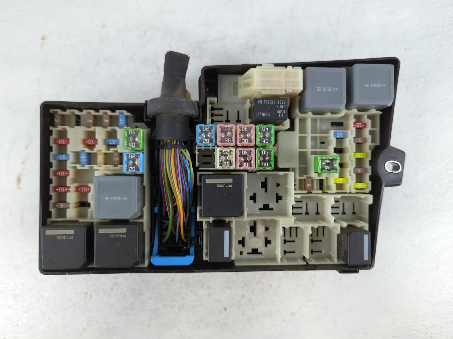 2019 Ford Escape Fusebox Fuse Box Panel Relay Module P/N:AV6T-14A067-AD E02345500 Fits OEM Used Auto Parts - Oemusedautopart