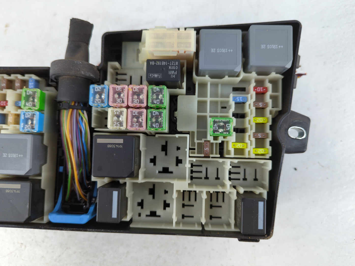 2019 Ford Escape Fusebox Fuse Box Panel Relay Module P/N:AV6T-14A067-AD E02345500 Fits OEM Used Auto Parts - Oemusedautopart